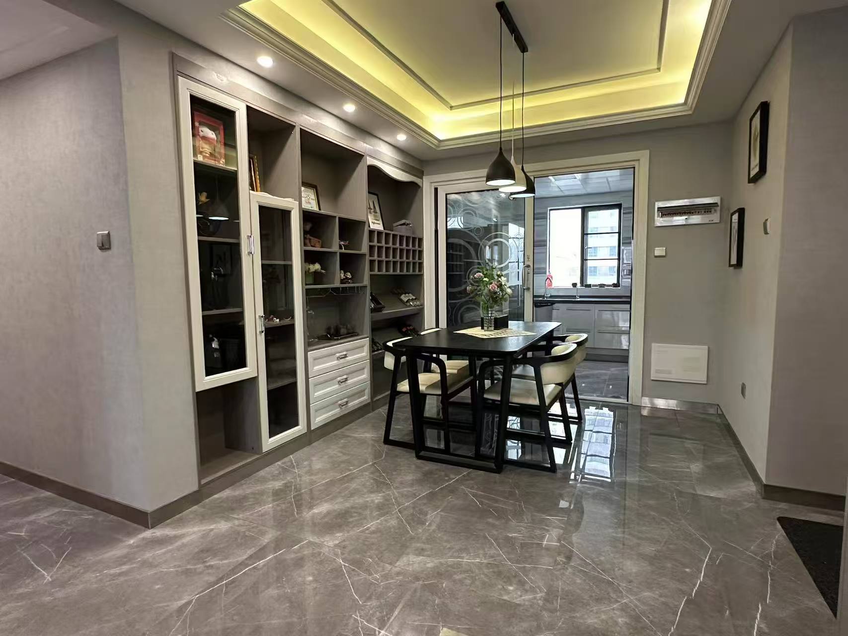 东岳新外滩 4室2厅2卫 3000.0元/月 东岳新外滩 4室2厅2卫 3000.0元/月室内图