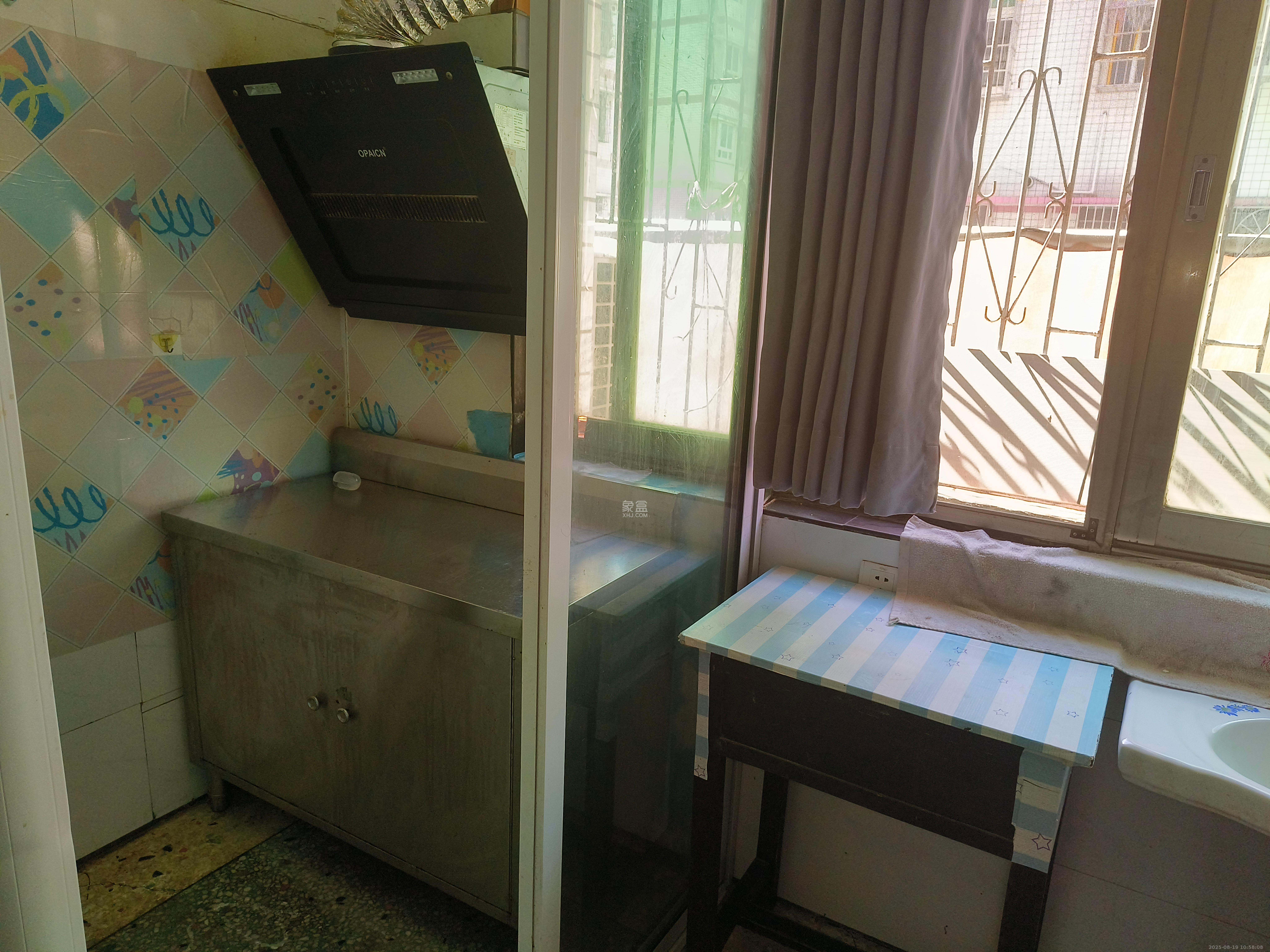 众鑫建材市场（长沙县星沙镇皮具市场）  1室0厅0卫    700.0元/月室内图