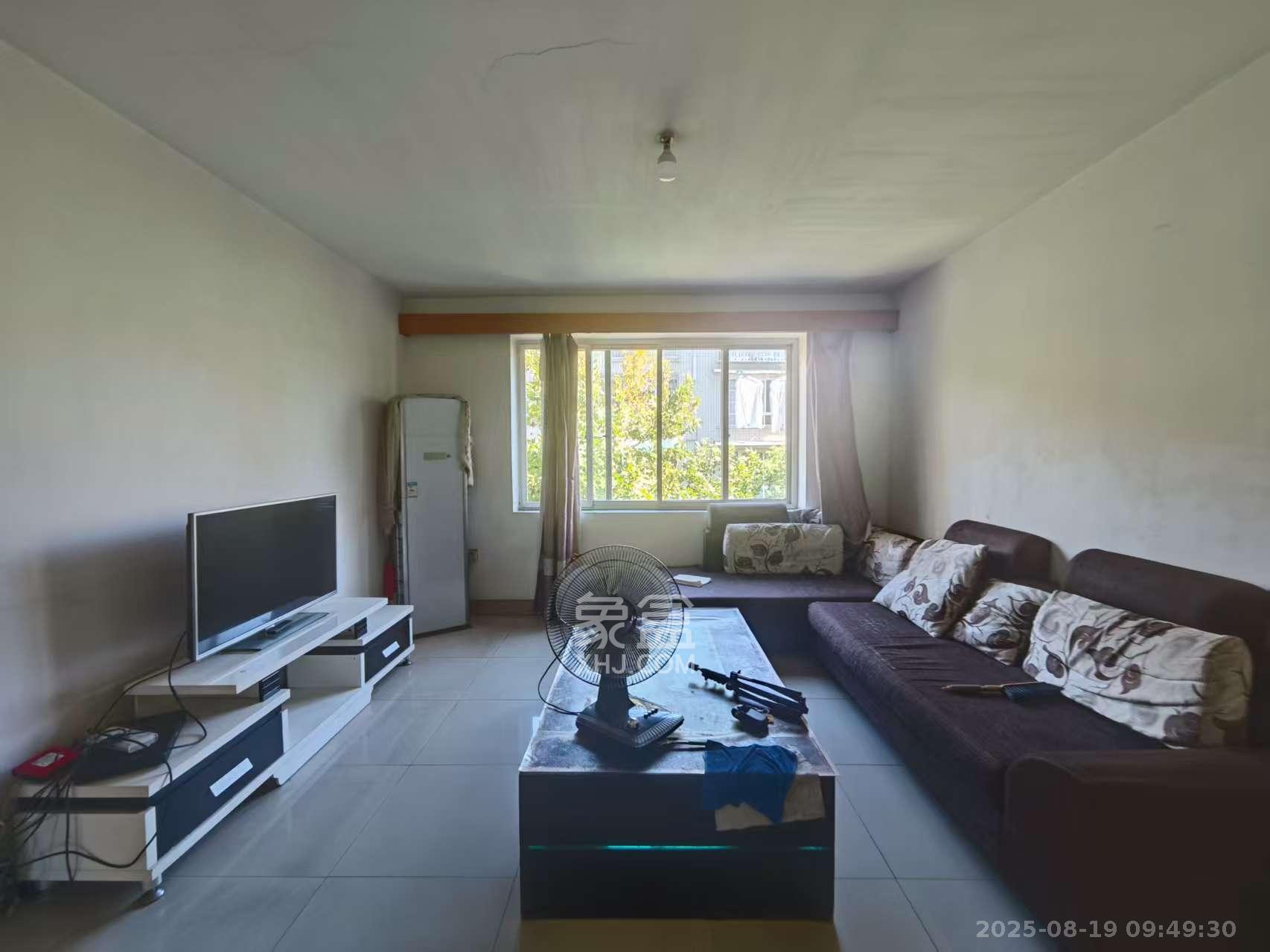 怡景民居 2室2厅1卫 1600.0元/月 怡景民居 2室2厅1卫 1600.0元/月室内图