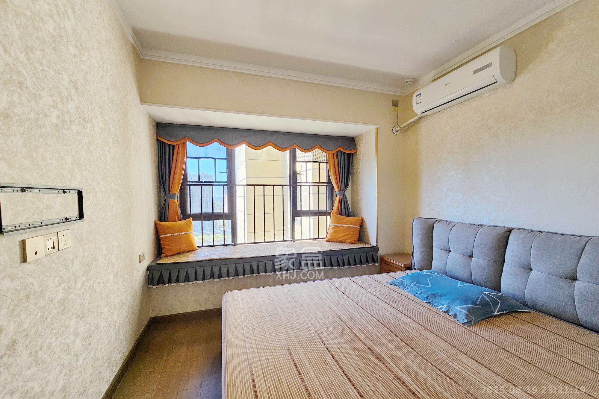 阳光城尚东湾蜜桃园 3室2厅2卫 105.0万 阳光城尚东湾蜜桃园 3室2厅2卫 105.0万卧室