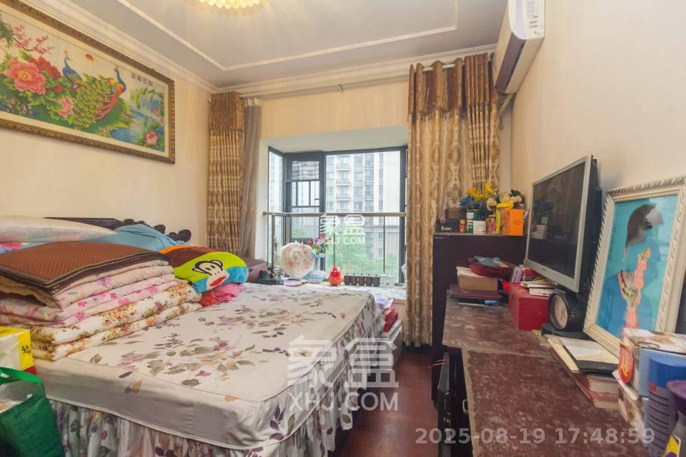 恒大江湾 3室2厅2卫 2600.0元/月 恒大江湾 3室2厅2卫 2600.0元/月室内图