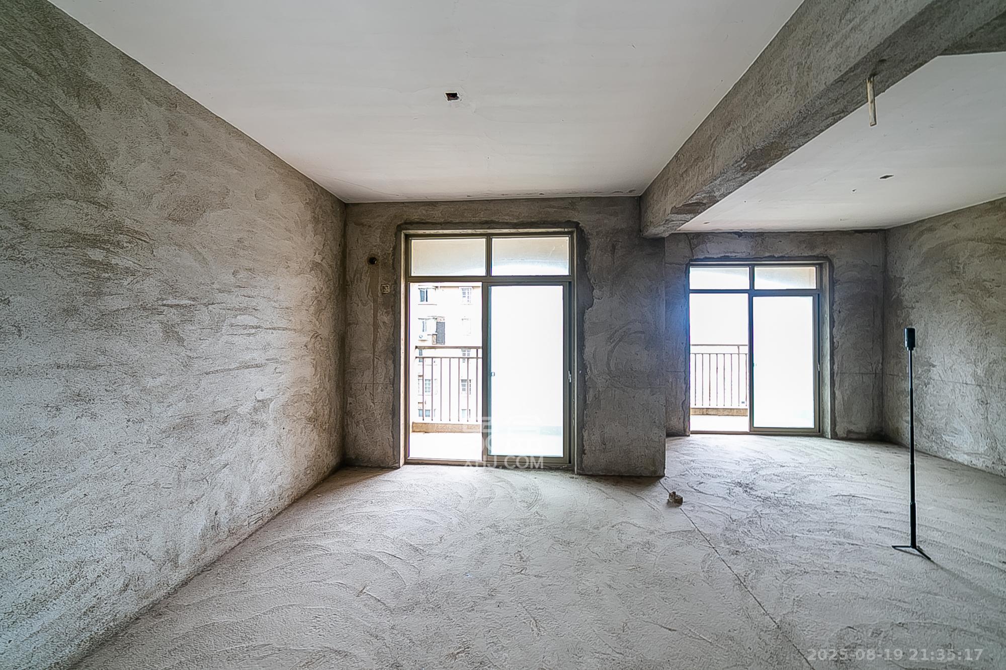 层上观邸 4室2厅2卫 100.00万 层上观邸 4室2厅2卫 100.00万卧室