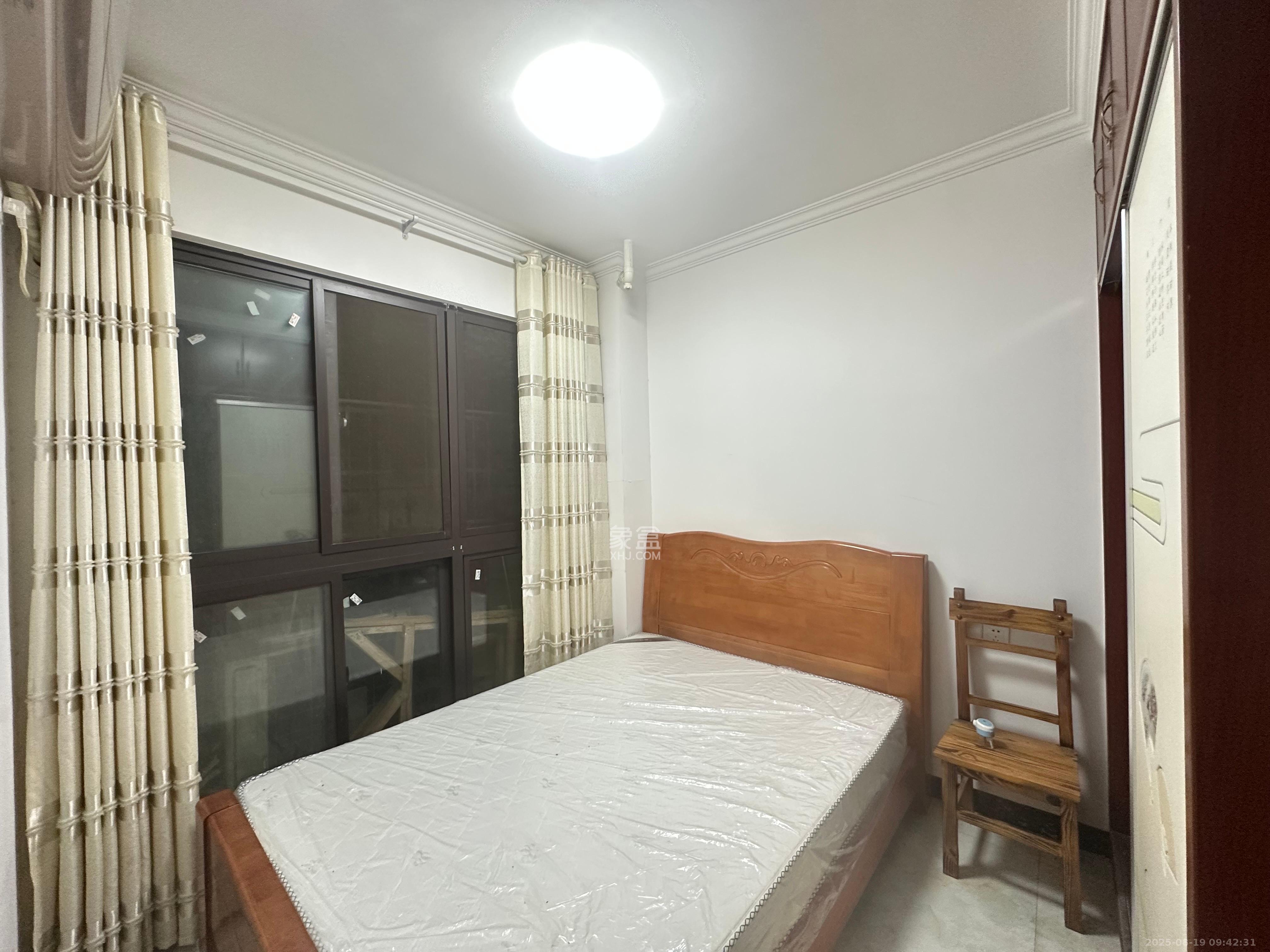 国泰九龙湾  2室2厅1卫    1900.0元/月 国泰九龙湾  2室2厅1卫    1900.0元/月室内图