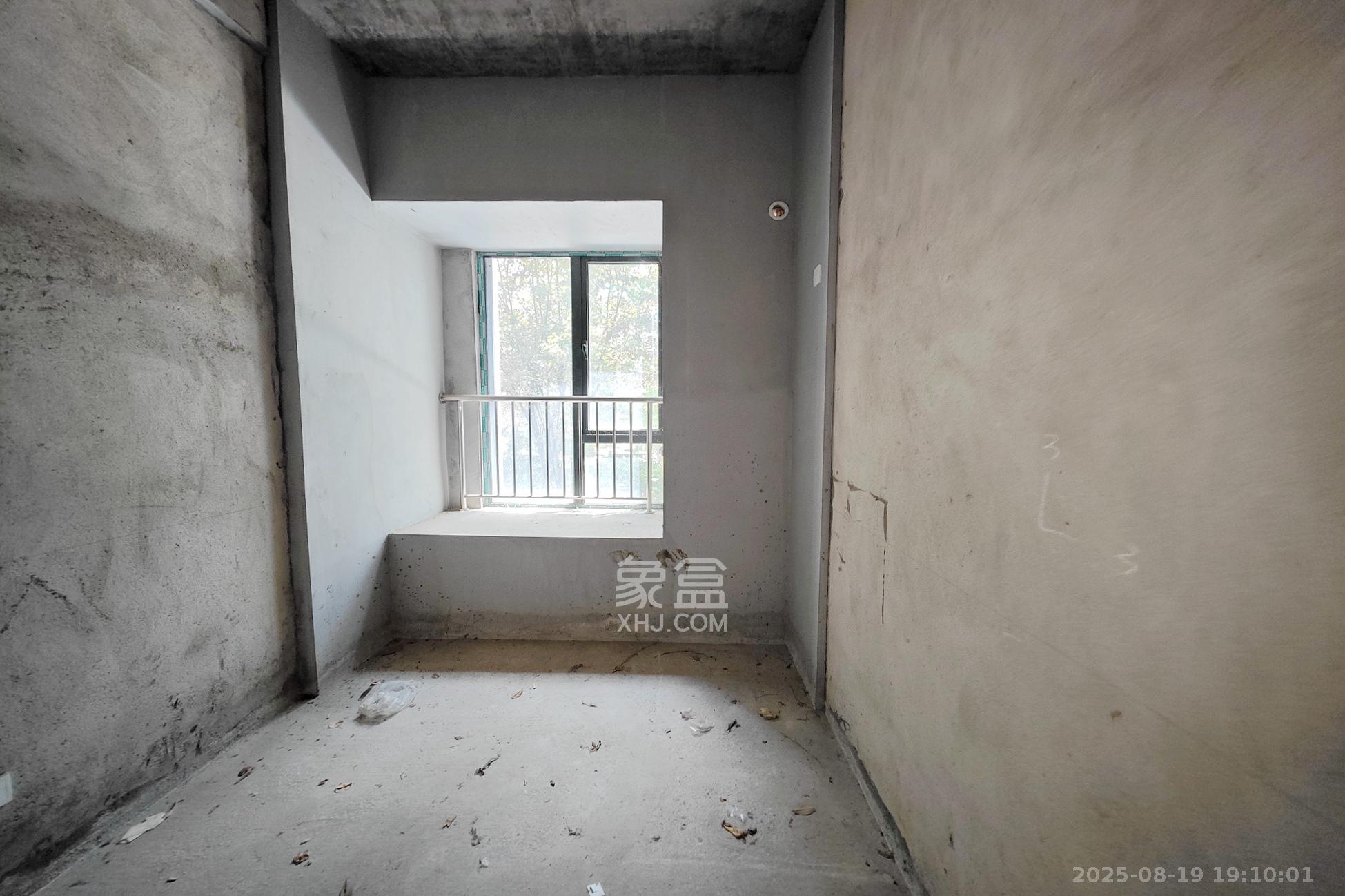 新城新世界四期柏樾  4室2厅2卫    149.0万 新城新世界四期柏樾  4室2厅2卫    149.0万卧室