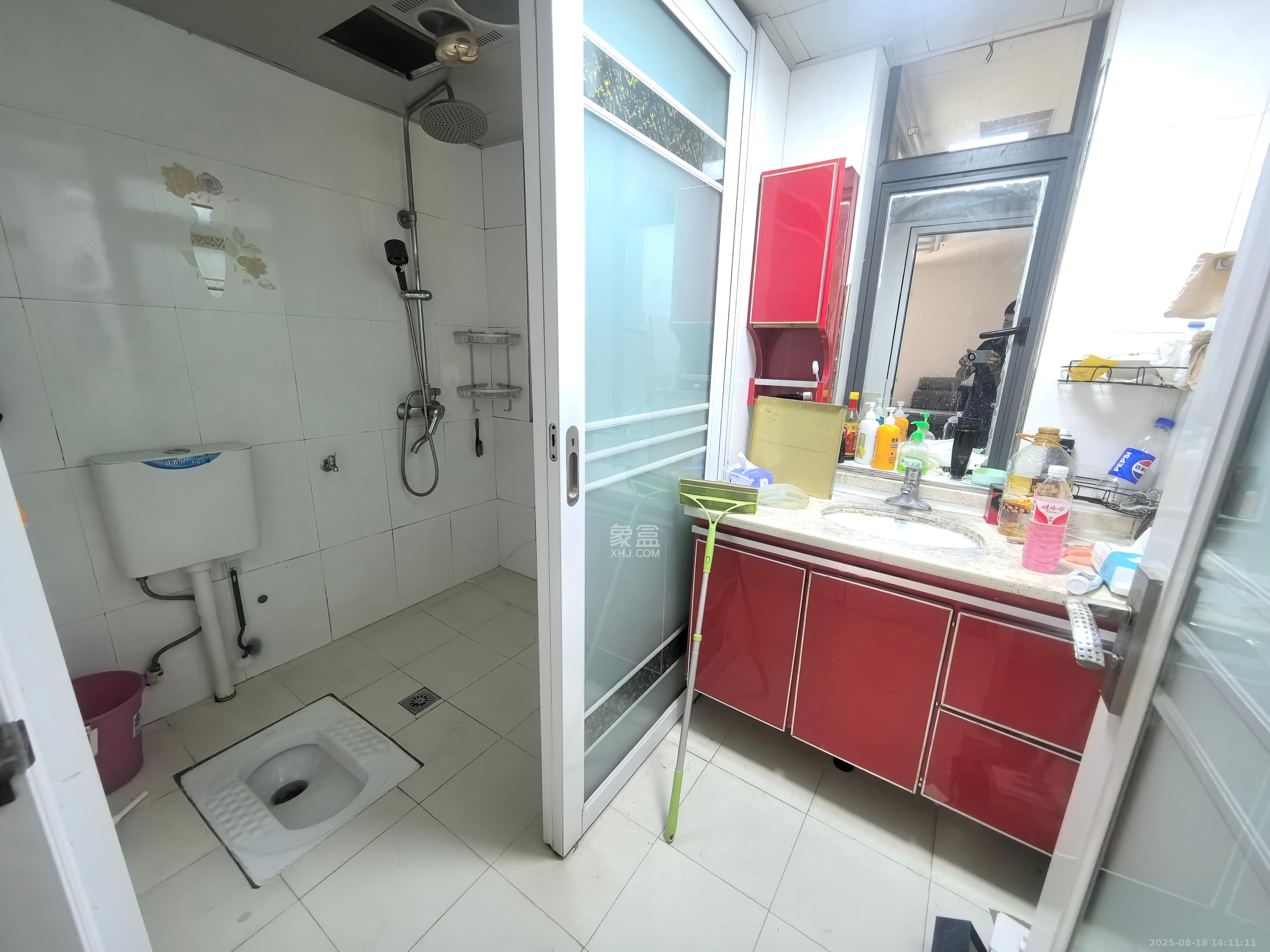 童话里 3室2厅1卫 1900.0元/月 童话里 3室2厅1卫 1900.0元/月室内图