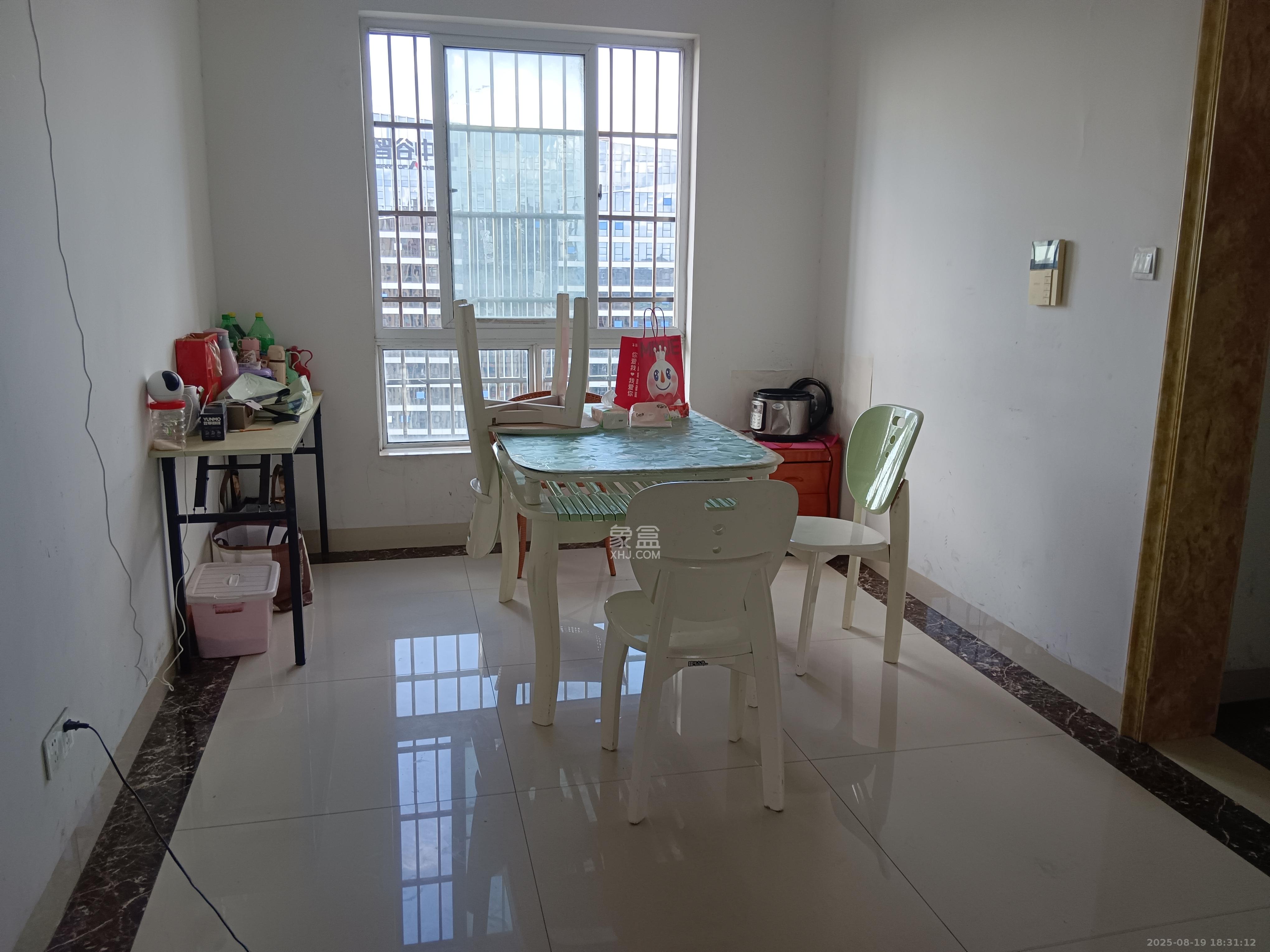 领东汇 4室2厅2卫 2600.0元/月 领东汇 4室2厅2卫 2600.0元/月室内图