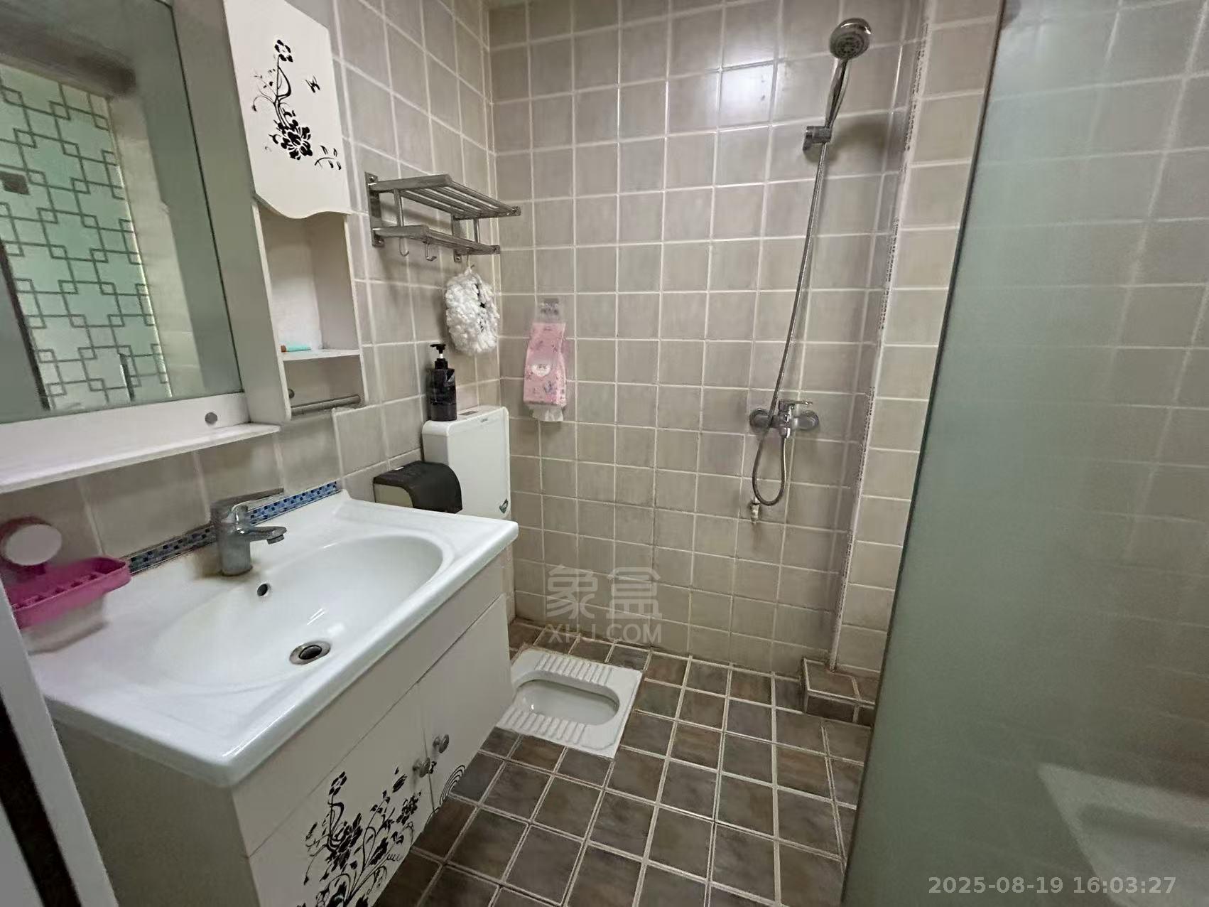 中建御山和苑  1室1厅1卫    1000.0元/月室内图