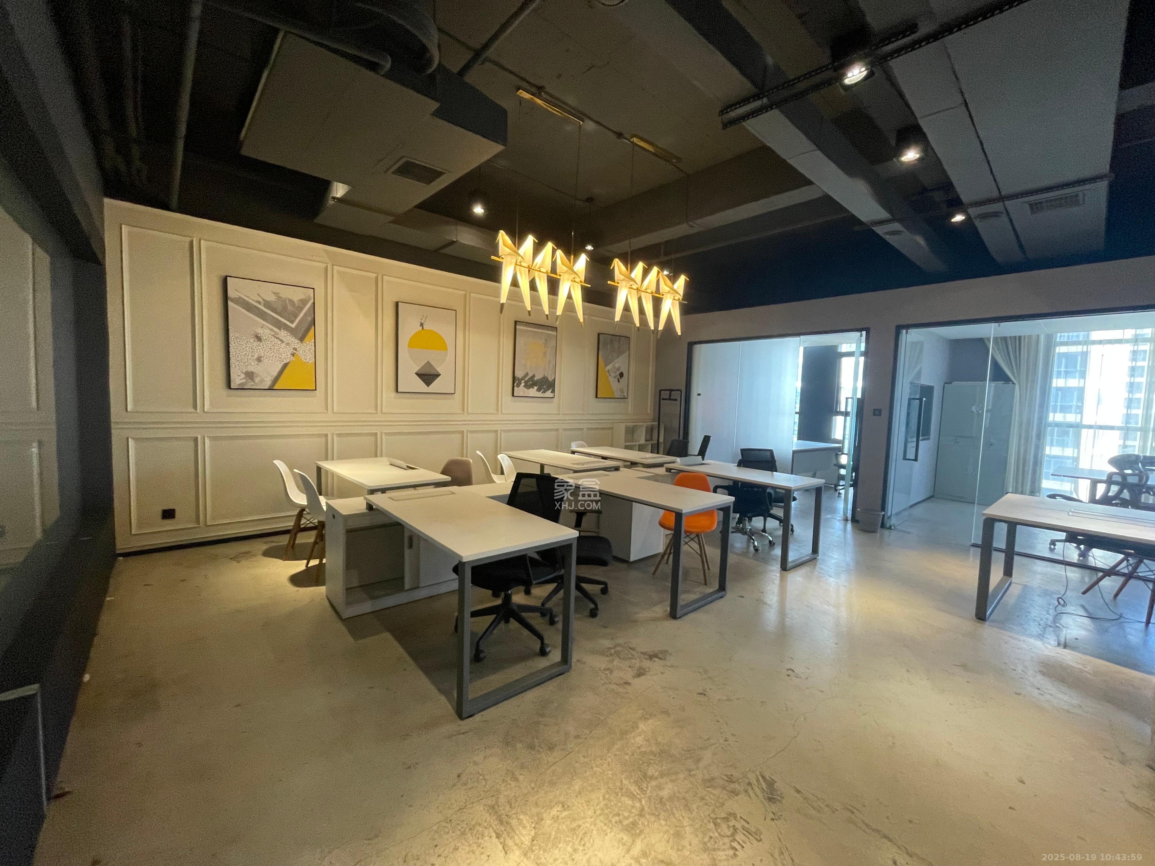 融科东南海   129.8㎡      5500.0元/月室内图