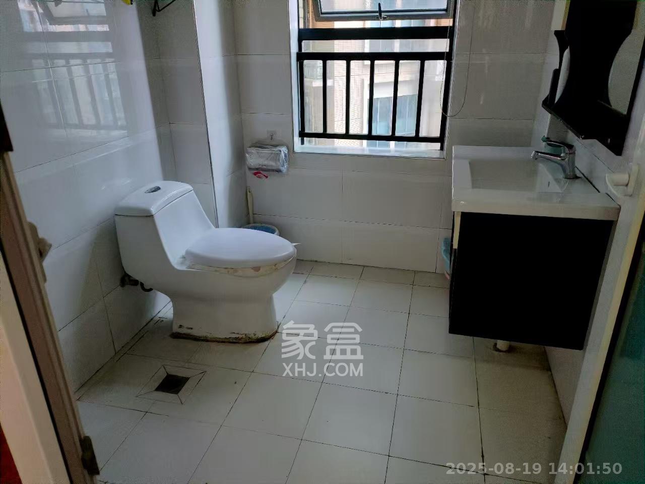 融圣国际 3室2厅1卫 3000.0元/月 融圣国际 3室2厅1卫 3000.0元/月室内图