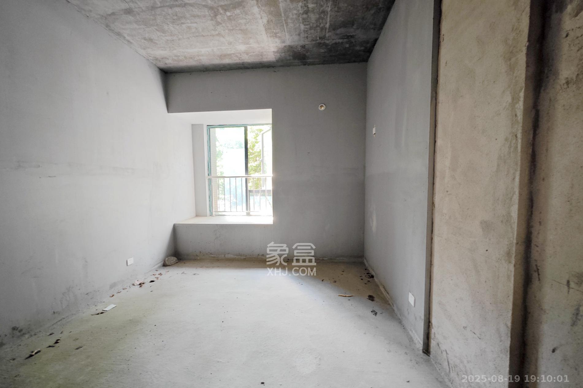 新城新世界四期柏樾  4室2厅2卫    149.0万 新城新世界四期柏樾  4室2厅2卫    149.0万卧室