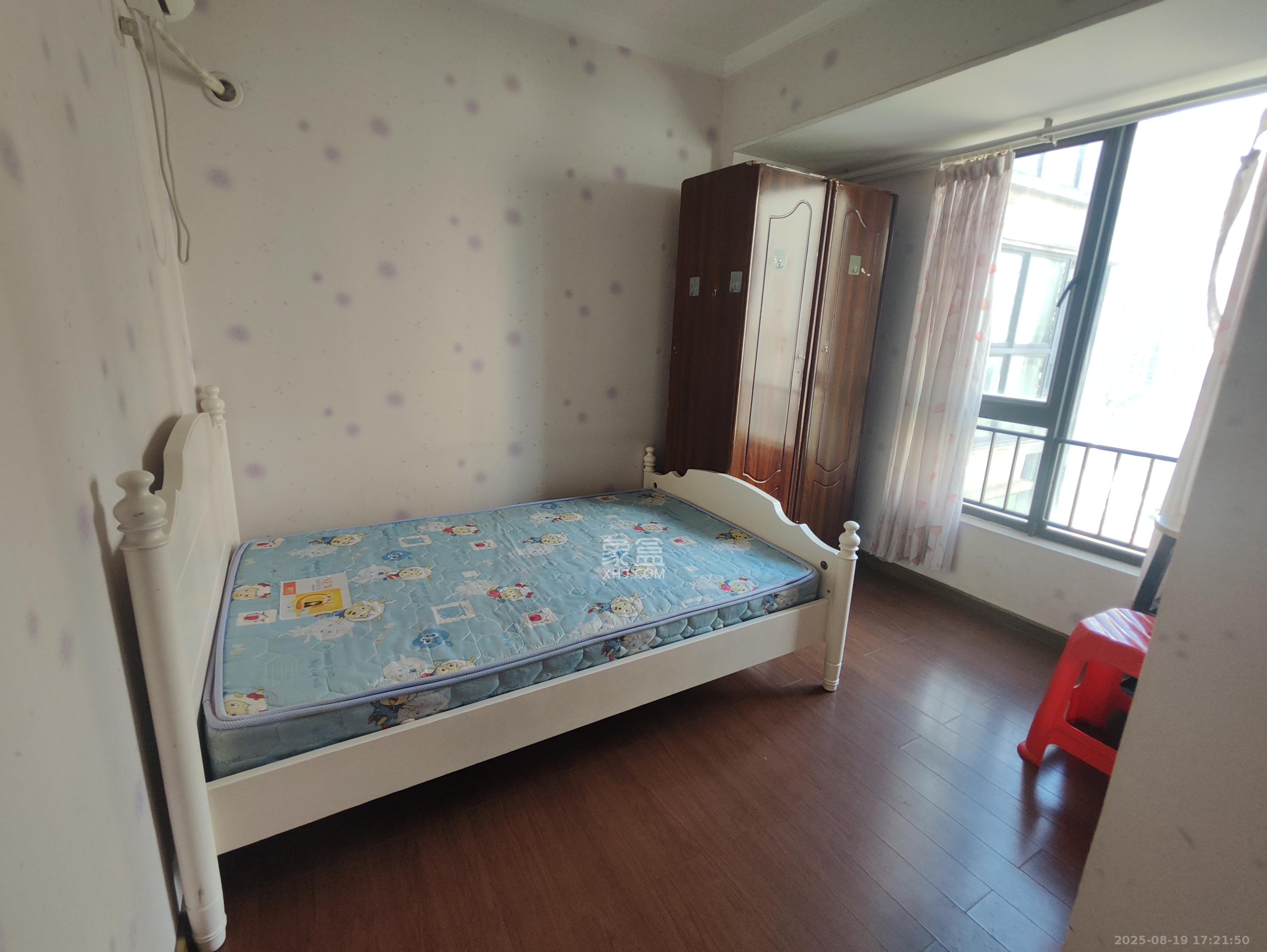 万科金域华府一期 3室1厅1卫 2700.0元/月 万科金域华府一期 3室1厅1卫 2700.0元/月室内图