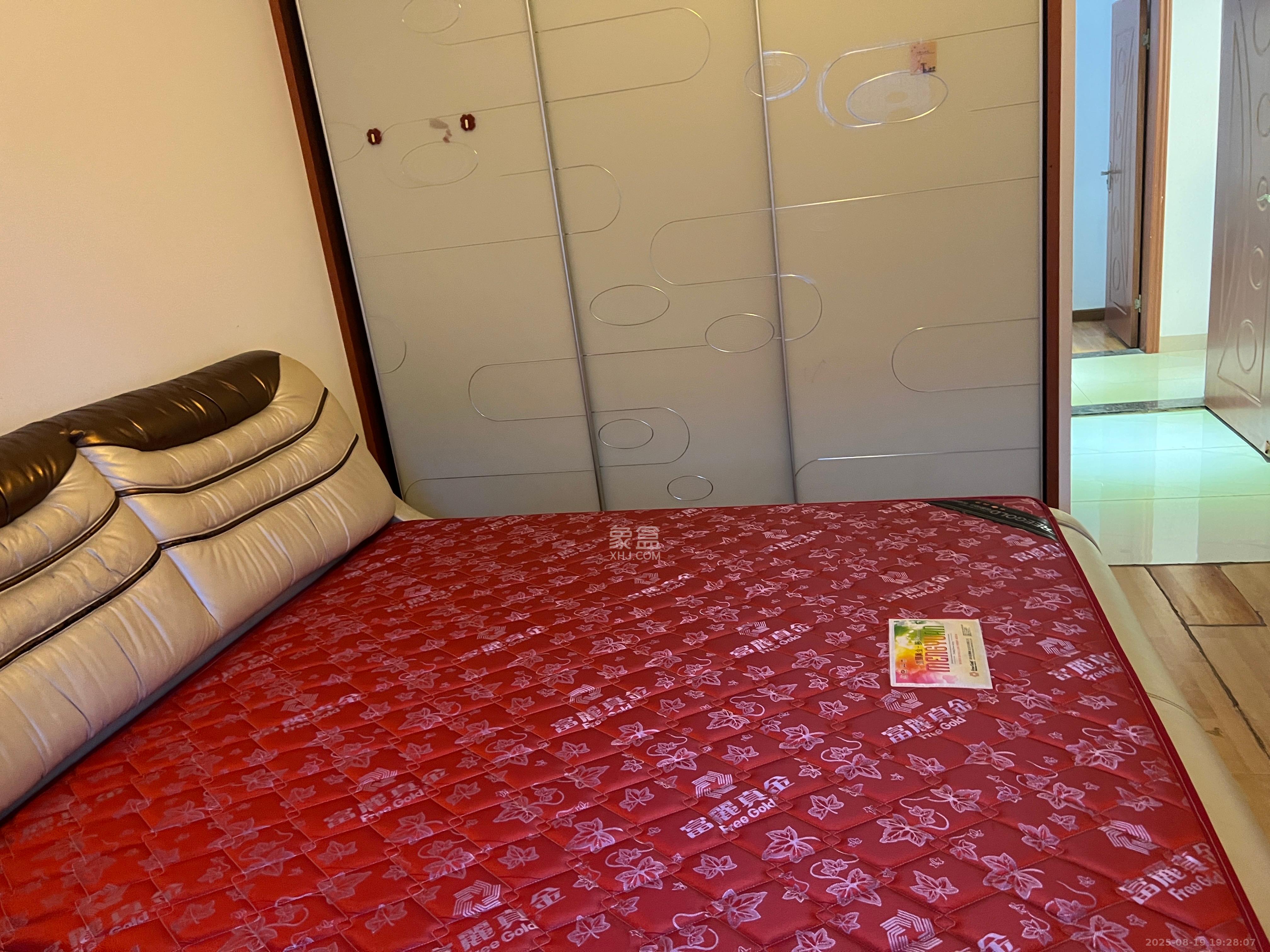 盛湘家园  3室2厅2卫   2200.00元/月室内图