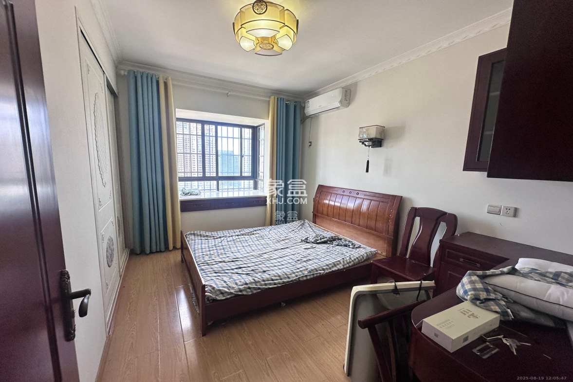 金麓西岸和苑 3室2厅1卫 3100.0元/月 金麓西岸和苑 3室2厅1卫 3100.0元/月室内图