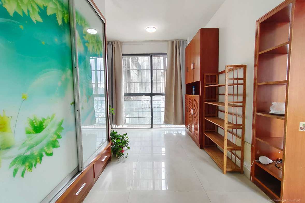 银港水晶城 3室2厅2卫 2800.0元/月 银港水晶城 3室2厅2卫 2800.0元/月室内图