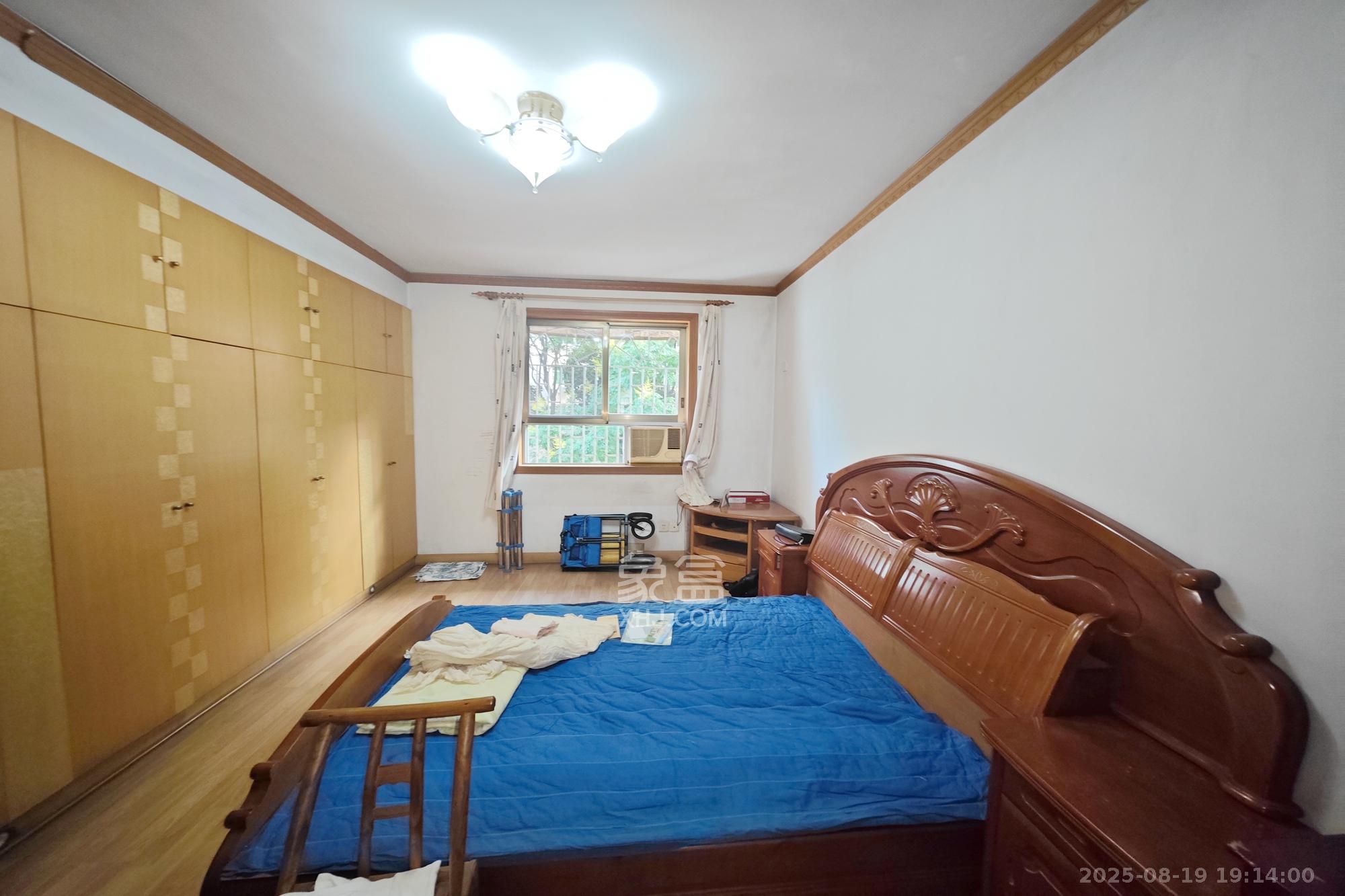 石长铁路宿舍 3室2厅2卫 80.0万 石长铁路宿舍 3室2厅2卫 80.0万卧室