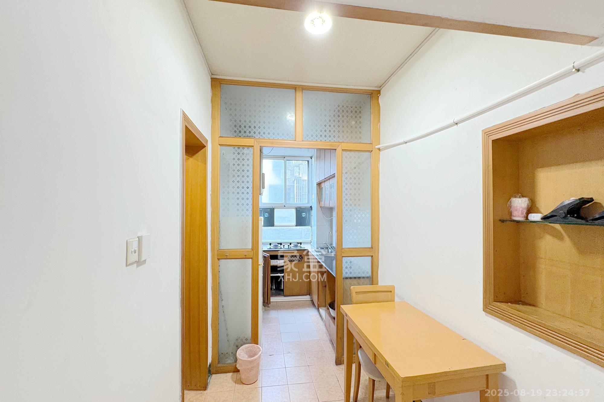 燕山街社区  2室1厅1卫   38.00万厨房