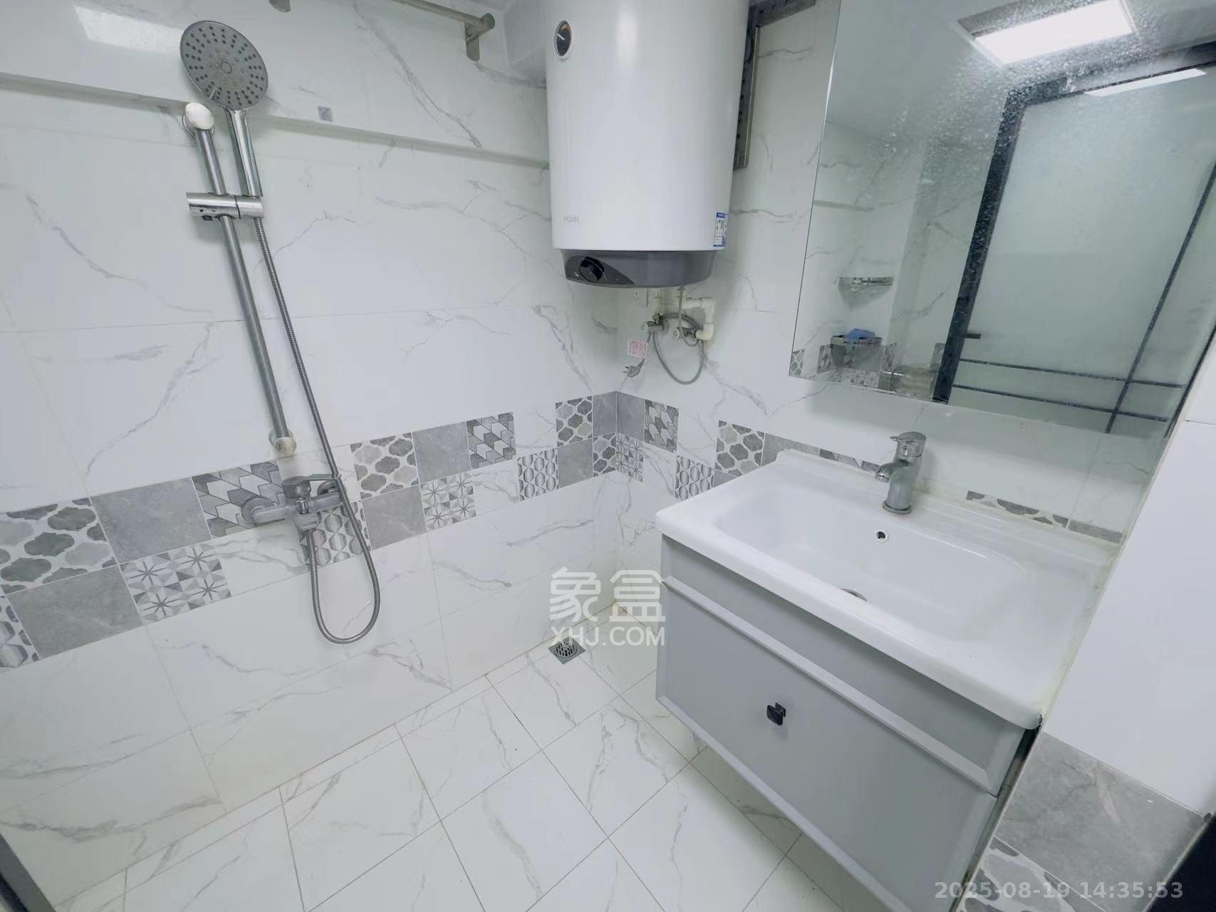 金地中交麓谷香颂(金地中交雅苑) 1室1厅1卫 1400.0元/月 金地中交麓谷香颂(金地中交雅苑) 1室1厅1卫 1400.0元/月室内图