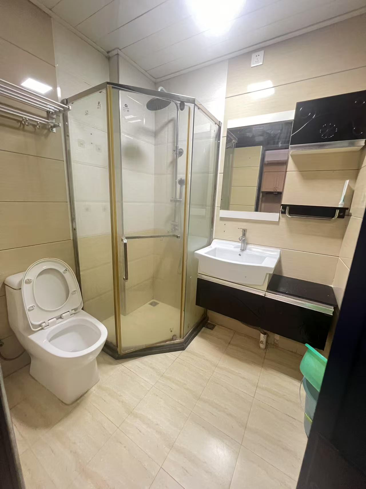 厚土珊瑚湾  1室1厅1卫    1700.0元/月室内图