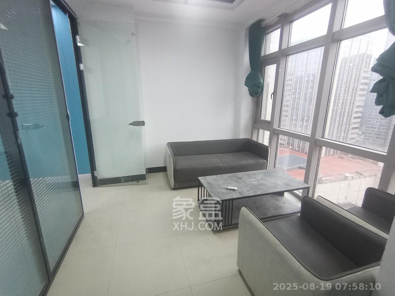 奥克斯广场 1室1厅1卫 2000.0元/月 奥克斯广场 1室1厅1卫 2000.0元/月室内图