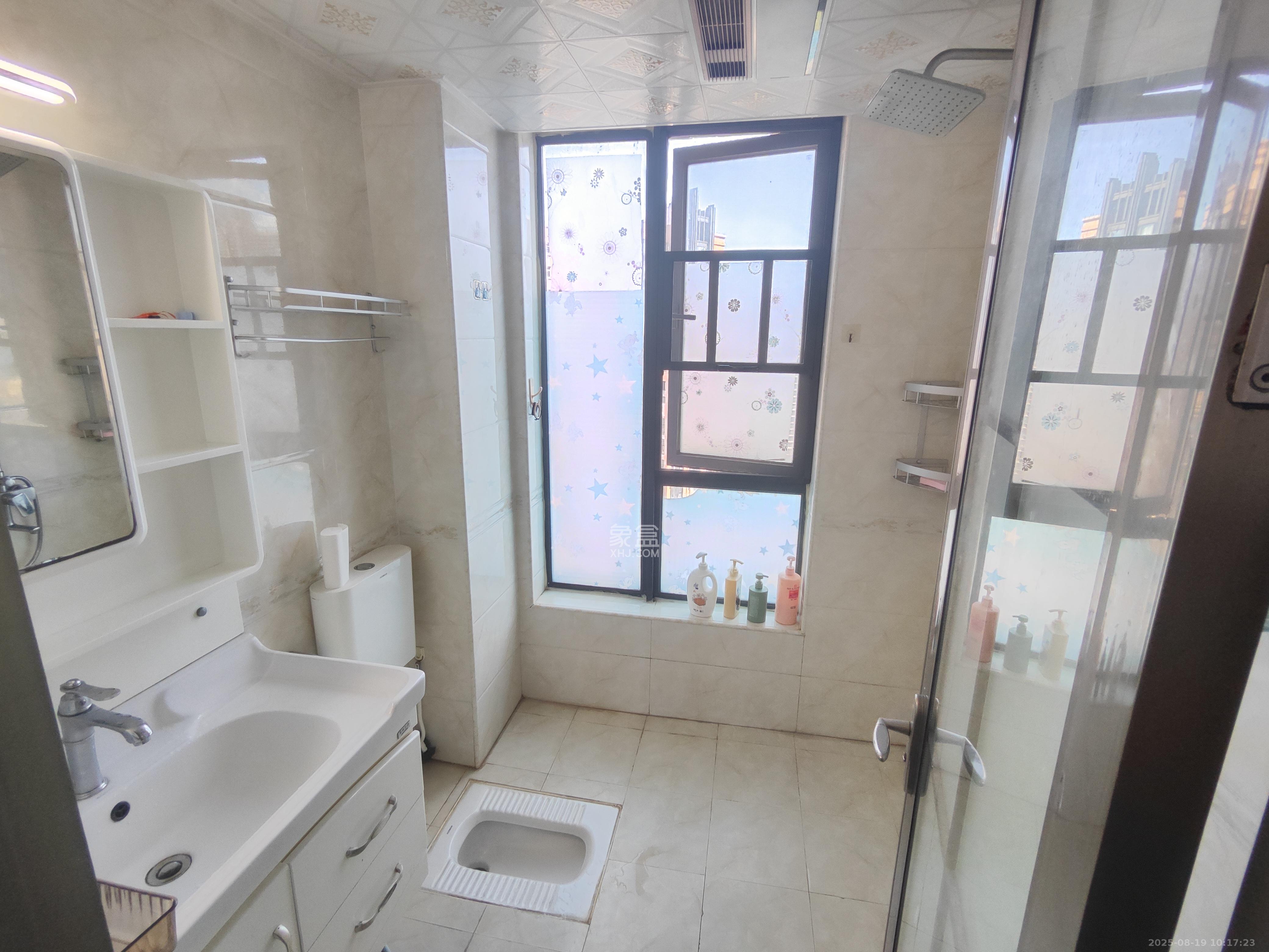 天健壹平方英里(天健芙蓉盛世二期) 4室2厅2卫 4600.0元/月 天健壹平方英里(天健芙蓉盛世二期) 4室2厅2卫 4600.0元/月室内图