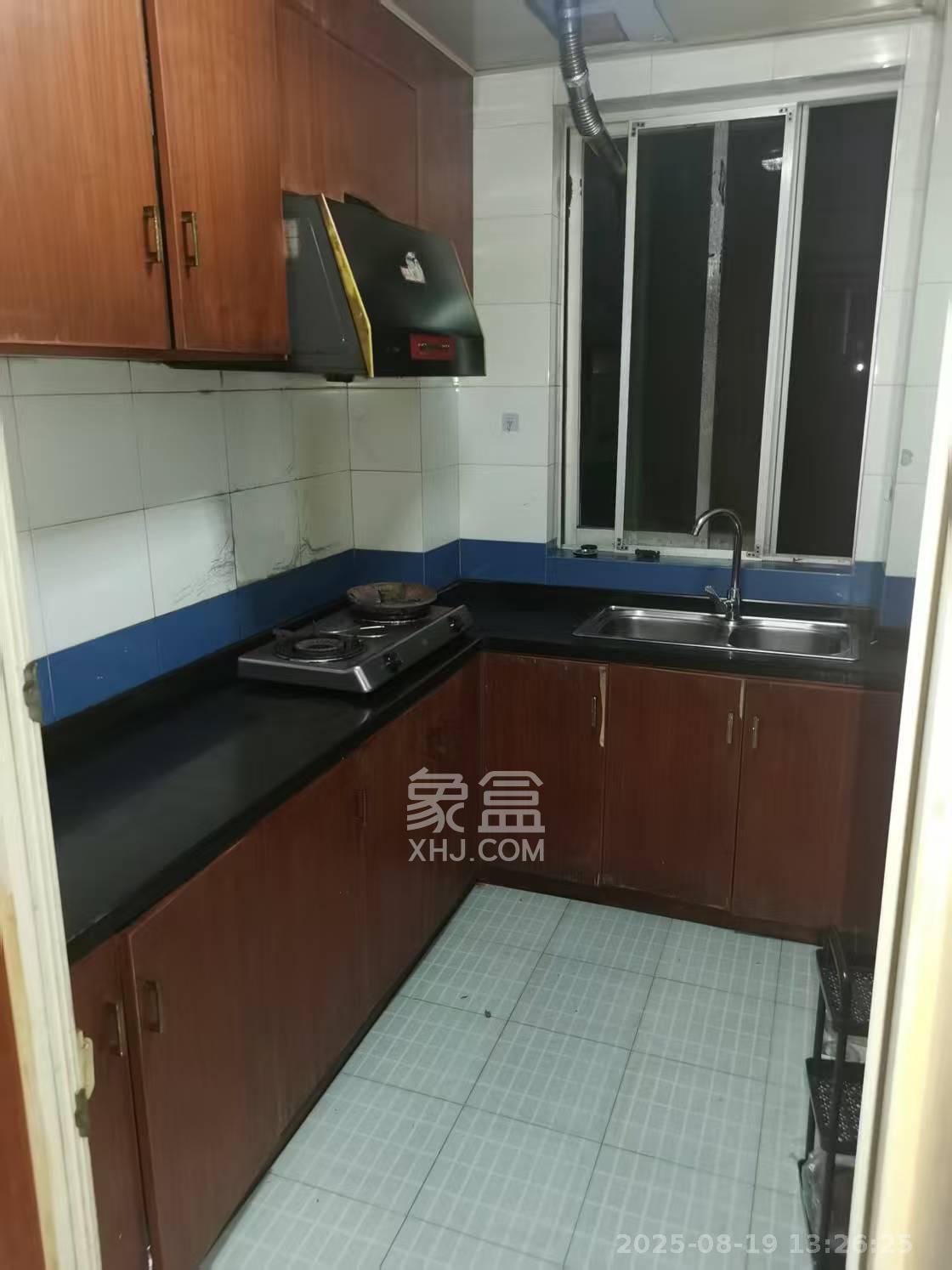 中南汽车世界 2室2厅1卫 880.0元/月 中南汽车世界 2室2厅1卫 880.0元/月室内图