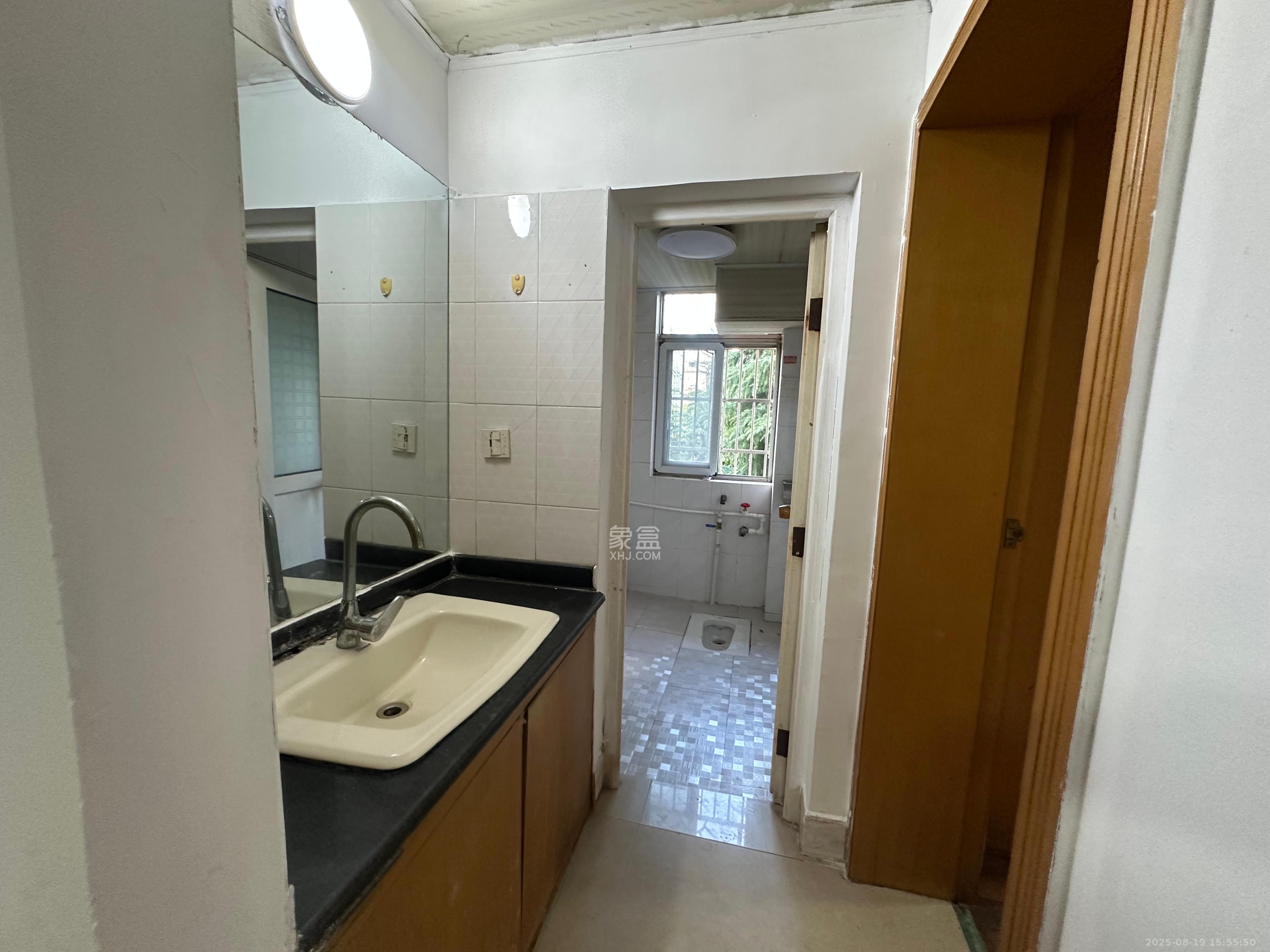 桂花二村 2室2厅1卫 1600.0元/月 桂花二村 2室2厅1卫 1600.0元/月室内图