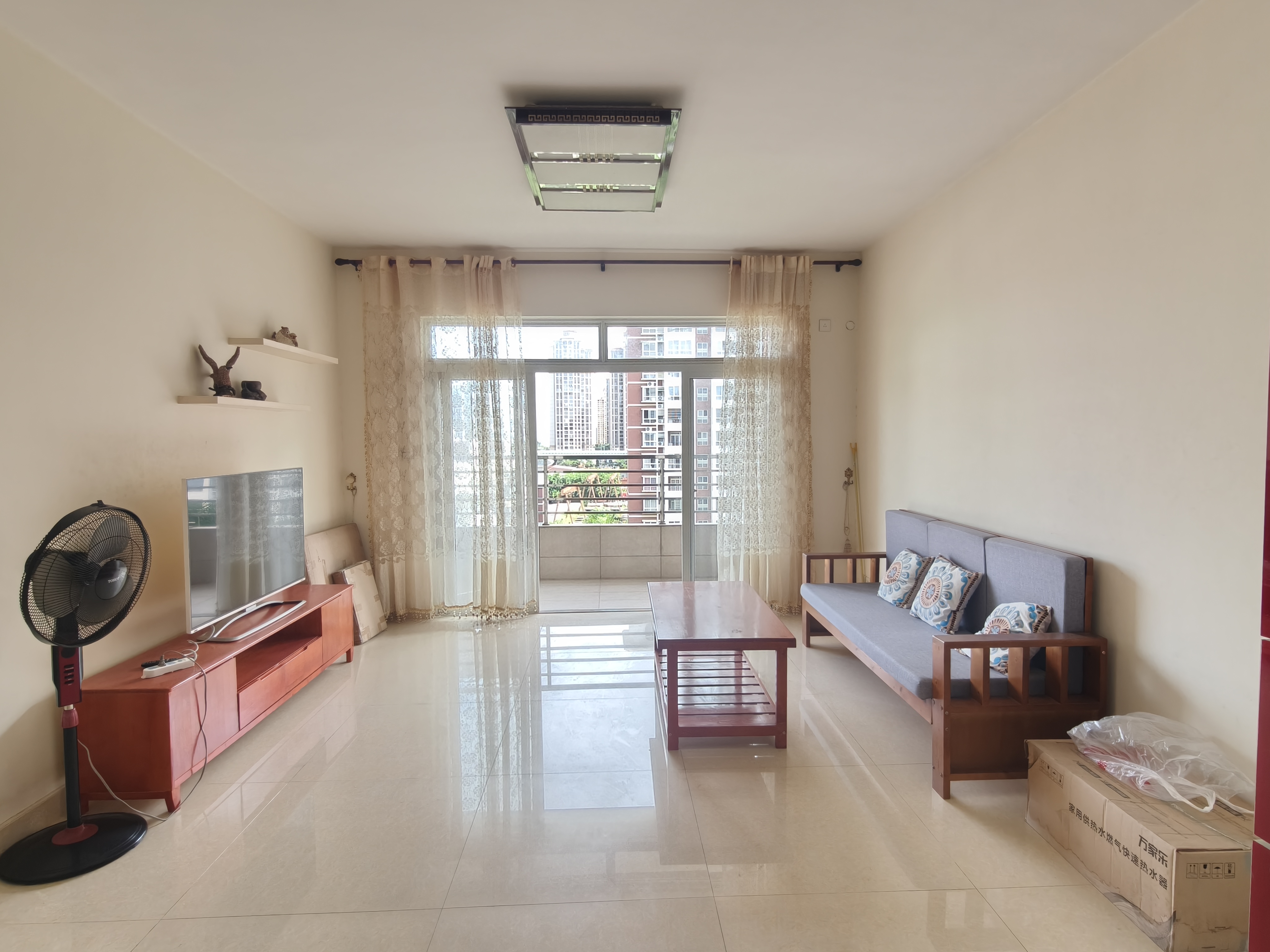 维多利亚花园 3室2厅2卫 2700.0元/月 维多利亚花园 3室2厅2卫 2700.0元/月室内图