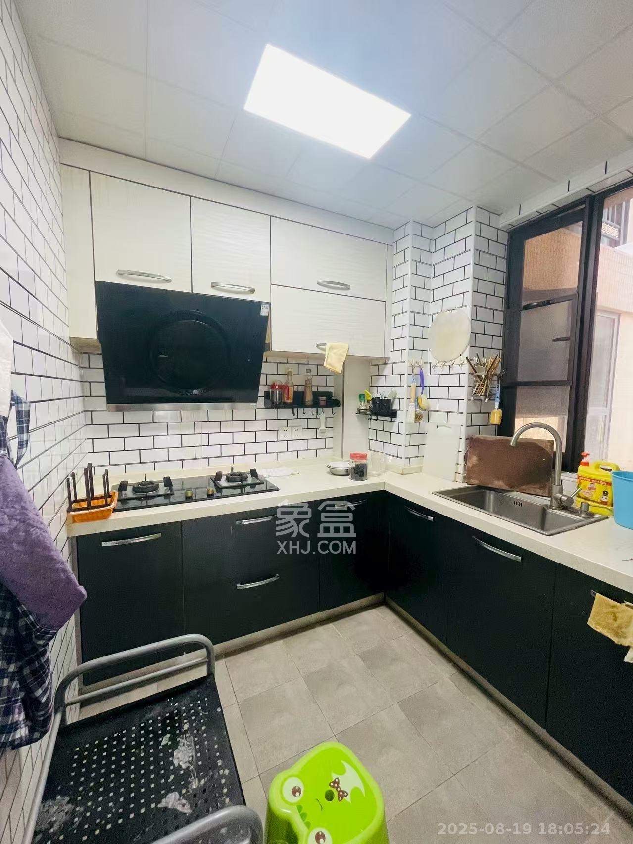 上园商住小区  3室1厅1卫   3200.00元/月室内图