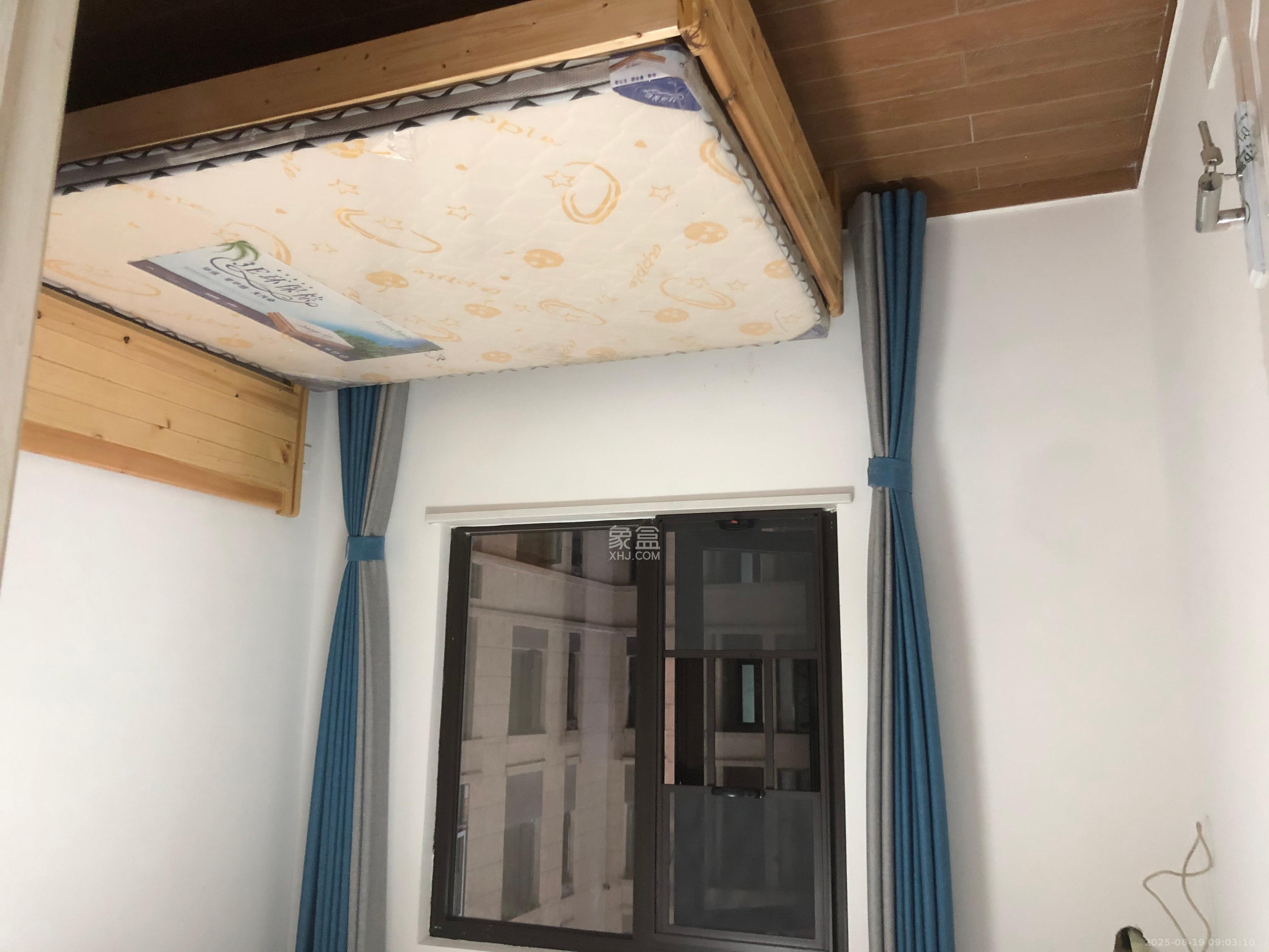 融创融公馆(融创臻苑)  3室2厅1卫    1800.0元/月 融创融公馆(融创臻苑)  3室2厅1卫    1800.0元/月室内图