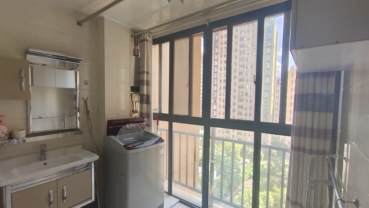 梓山湖公馆 1室1厅1卫 1400.0元/月 梓山湖公馆 1室1厅1卫 1400.0元/月室内图