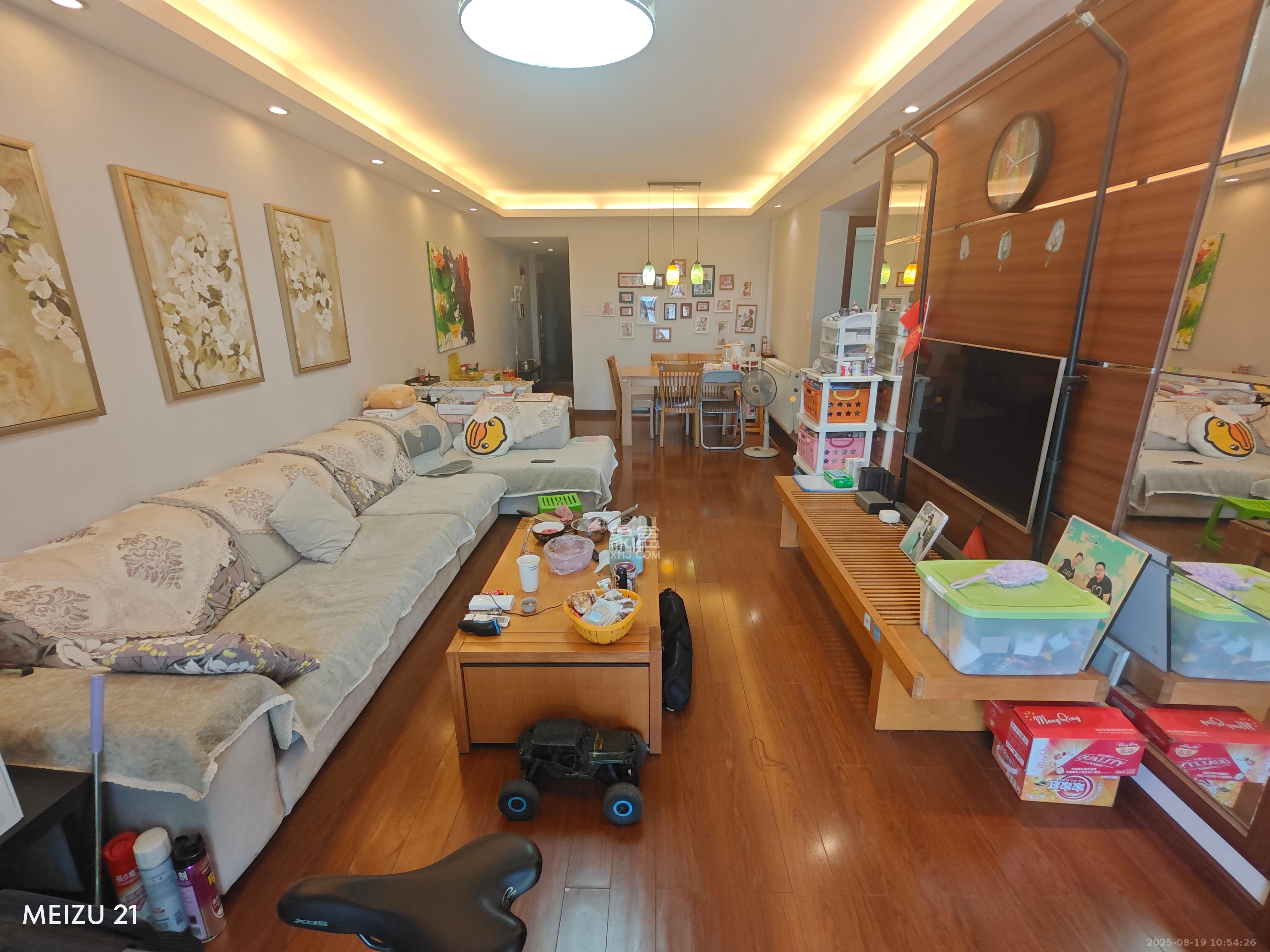 万科城  3室2厅1卫   2500.00元/月室内图