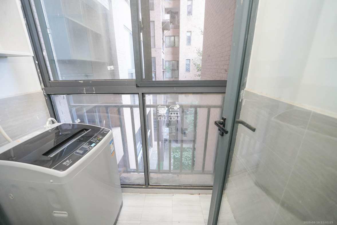 和美星城  2室2厅1卫    68.0万 和美星城  2室2厅1卫    68.0万阳台