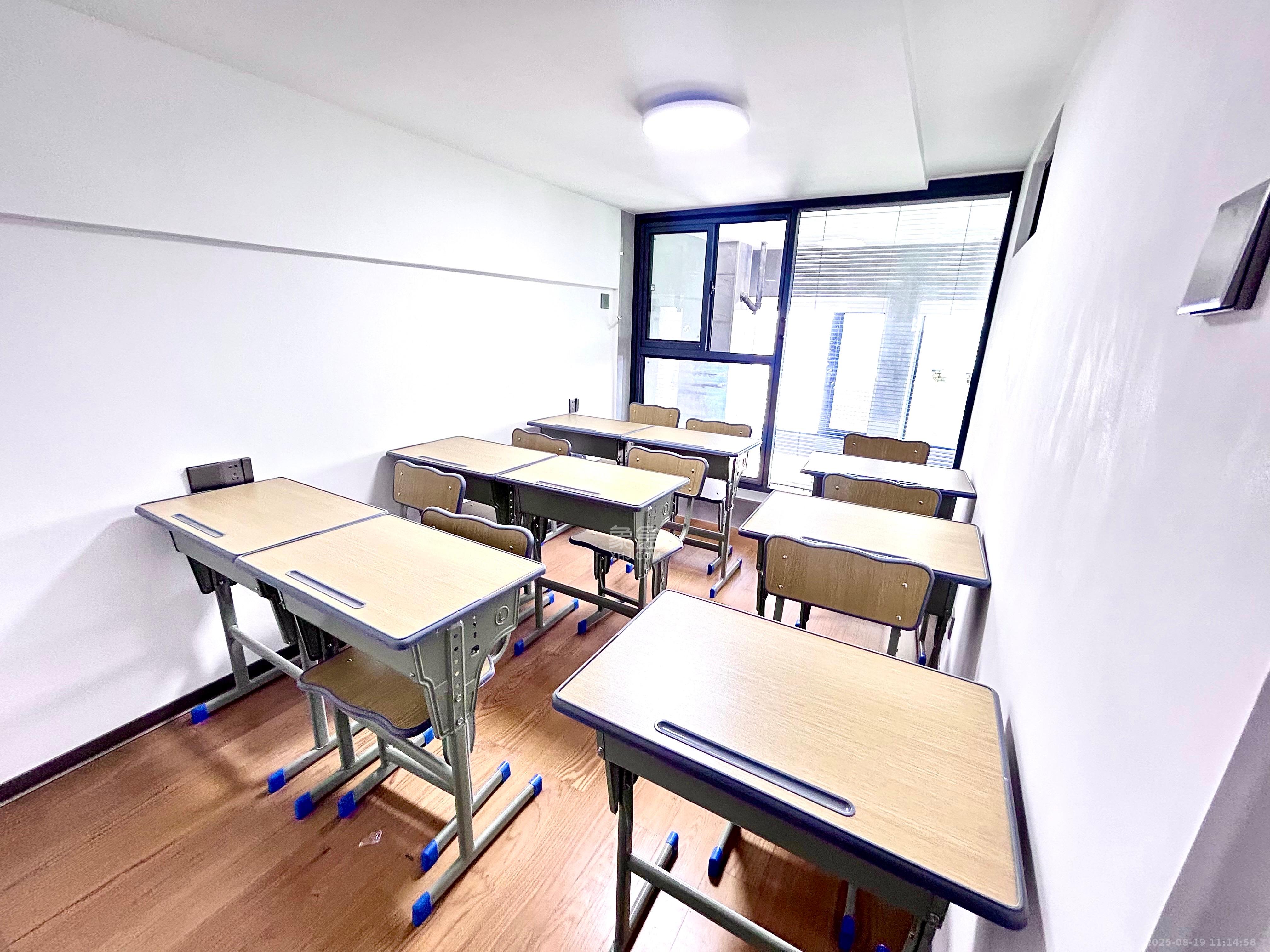 保利中环广场(保利中悦苑) 2室1厅1卫 2800.0元/月 保利中环广场(保利中悦苑) 2室1厅1卫 2800.0元/月室内图