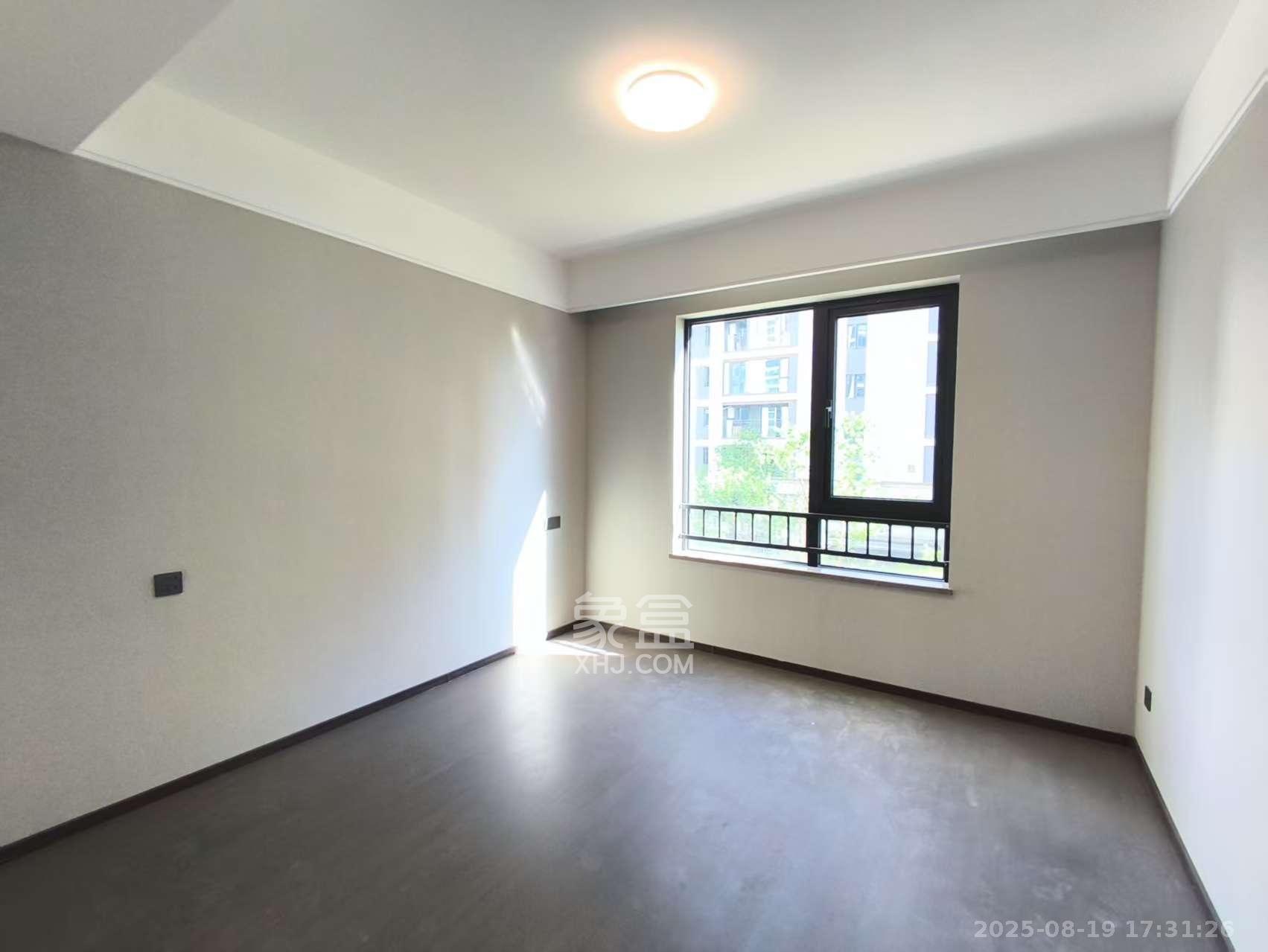 龙湖天璞  4室2厅3卫    4800.0元/月室内图