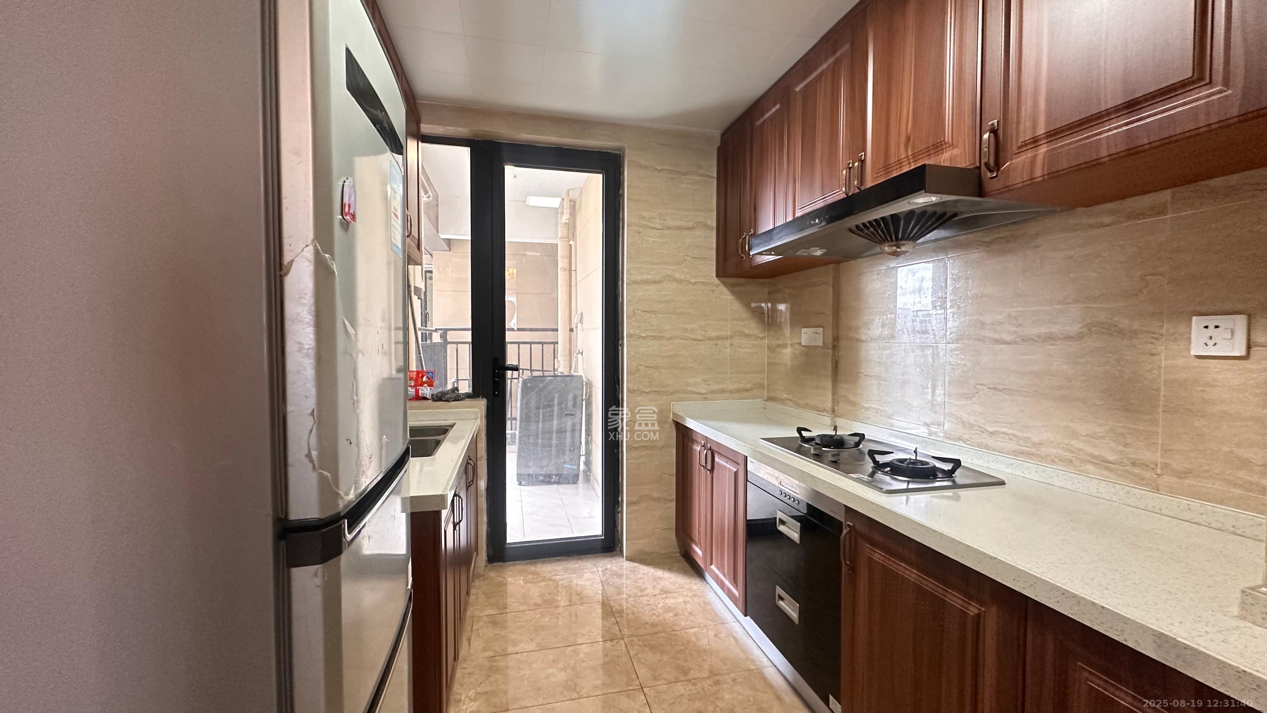 万润滨江天著  4室2厅2卫    2600.0元/月室内图