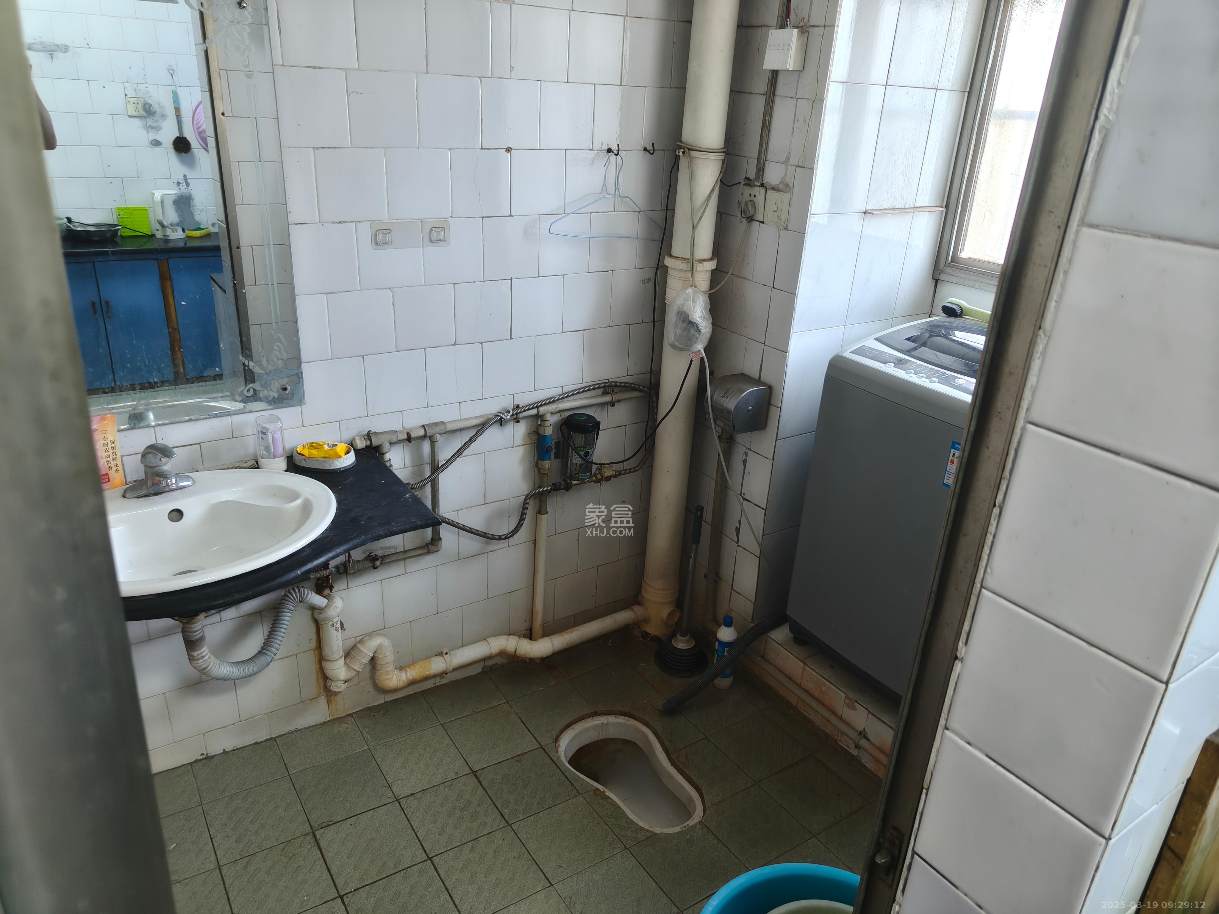 中意宿舍  2室1厅1卫   1300.00元/月室内图