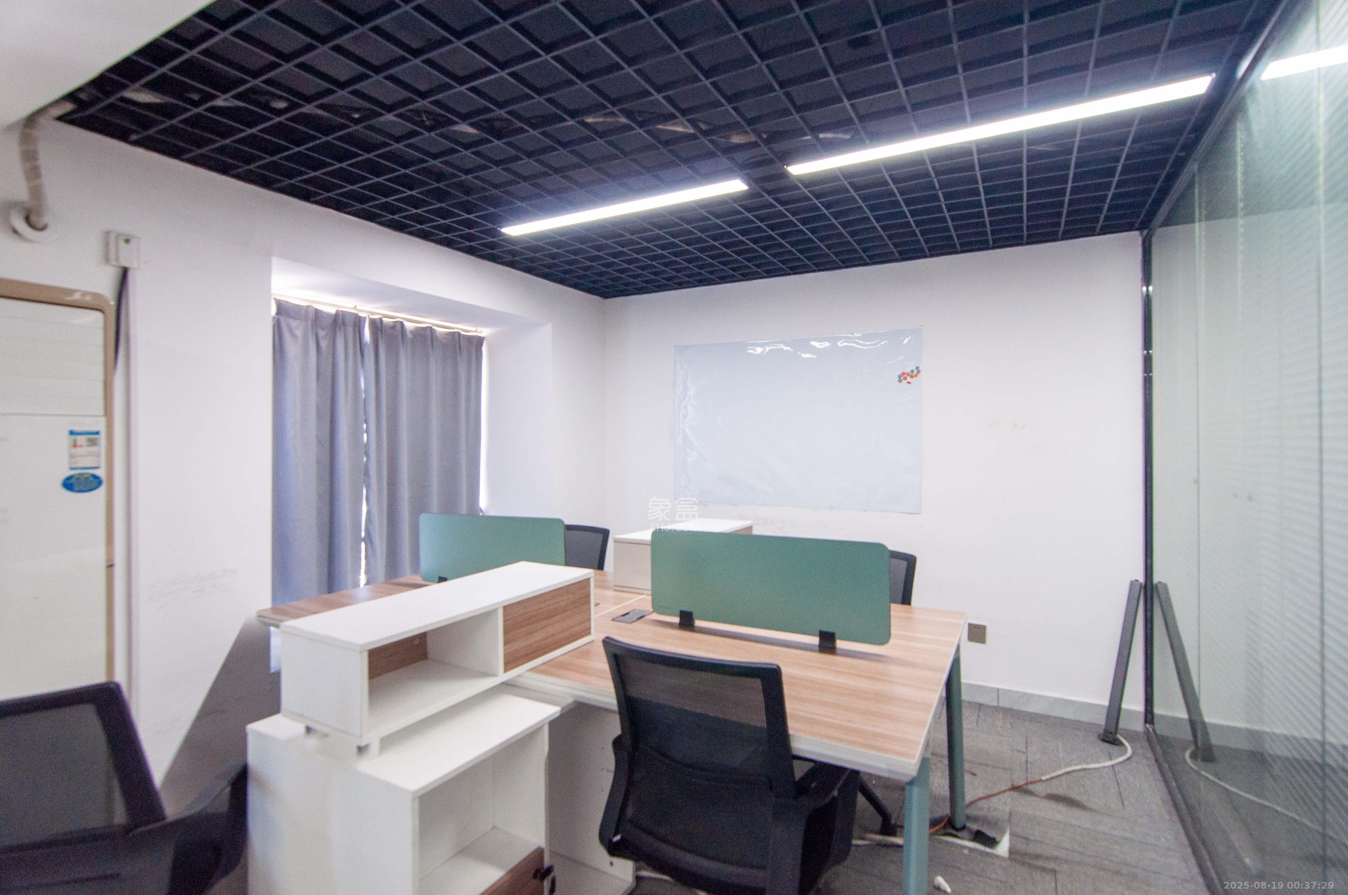 奥园城市天骄一期  1室1厅2卫    95.0万 奥园城市天骄一期  1室1厅2卫    95.0万客厅