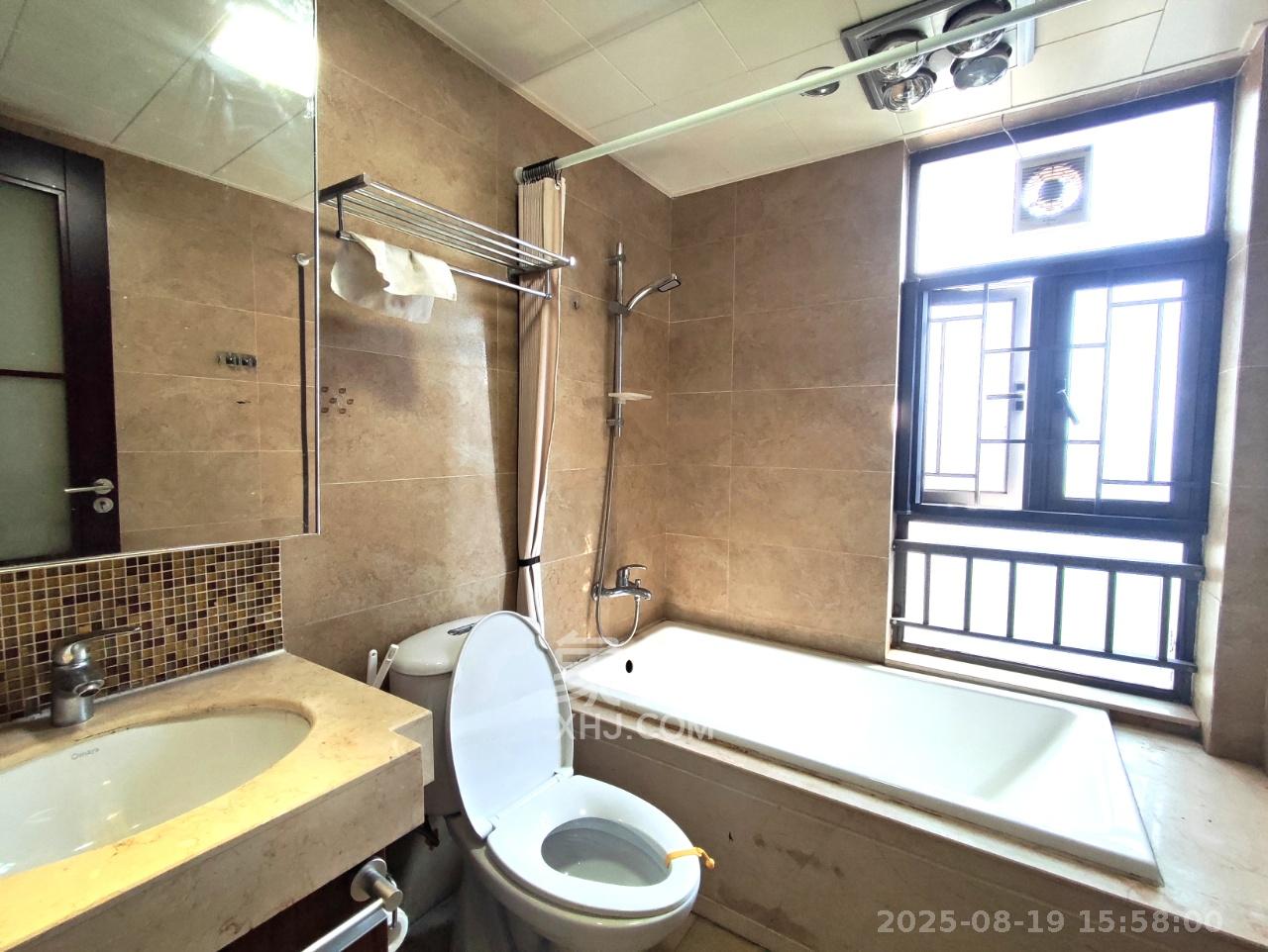 珠江花城四期花盛 3室2厅2卫 3000.0元/月 珠江花城四期花盛 3室2厅2卫 3000.0元/月室内图