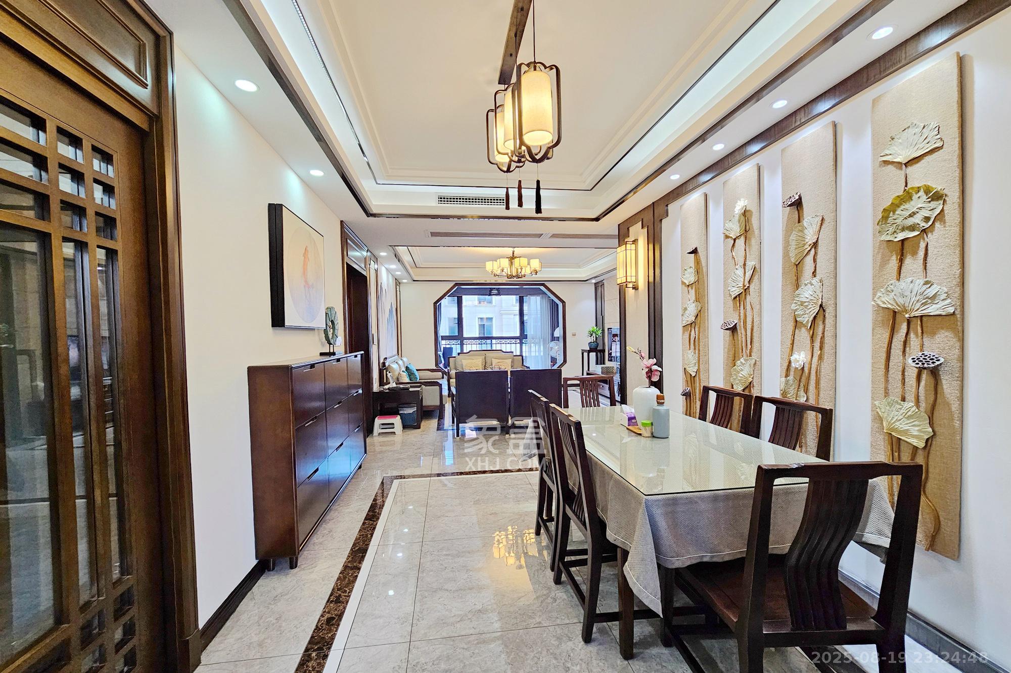 明昇壹城（明昇时代广场）一期  4室2厅2卫    358.0万客厅