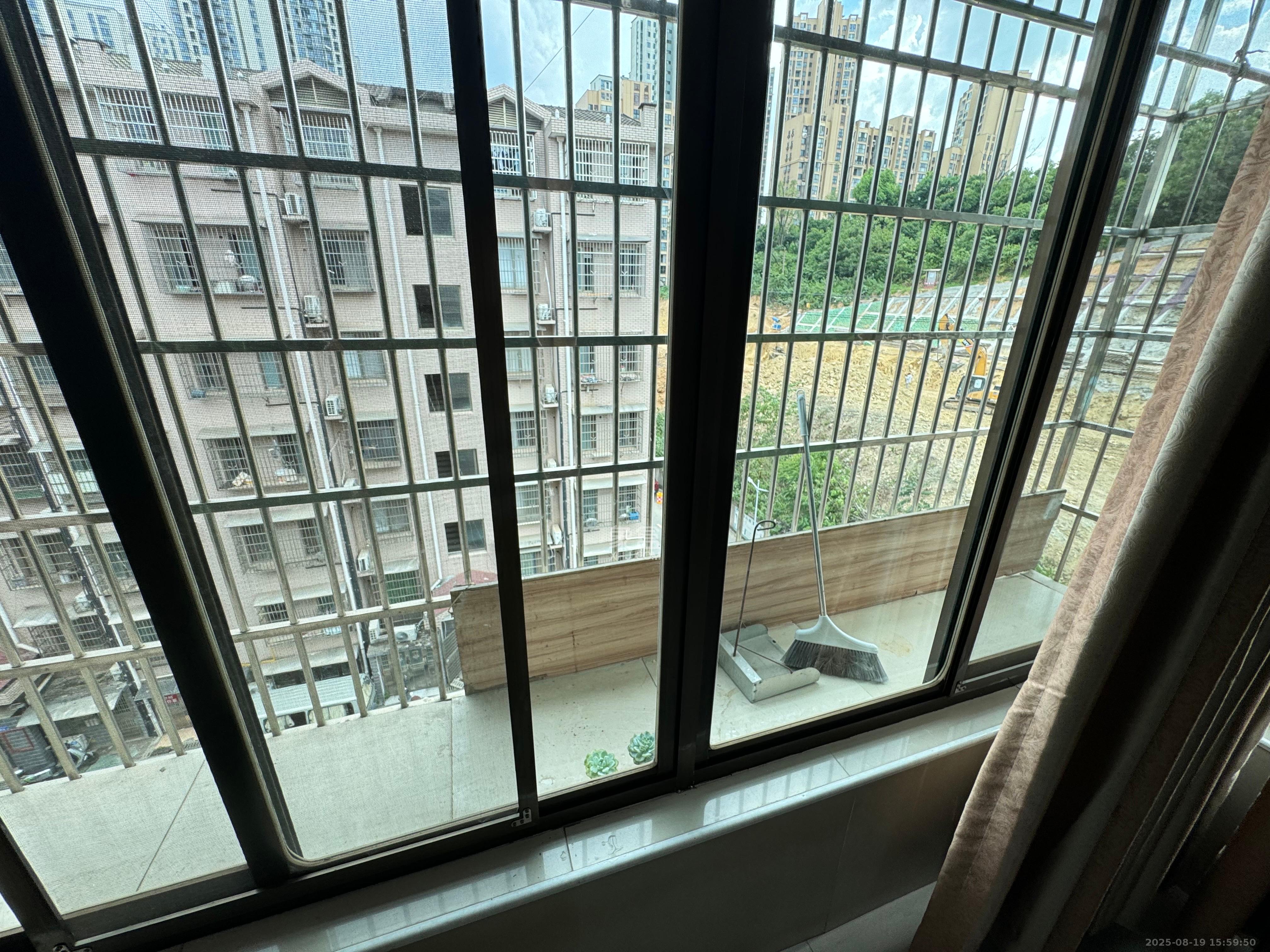 谷峰小区  2室2厅1卫    1500.0元/月室内图