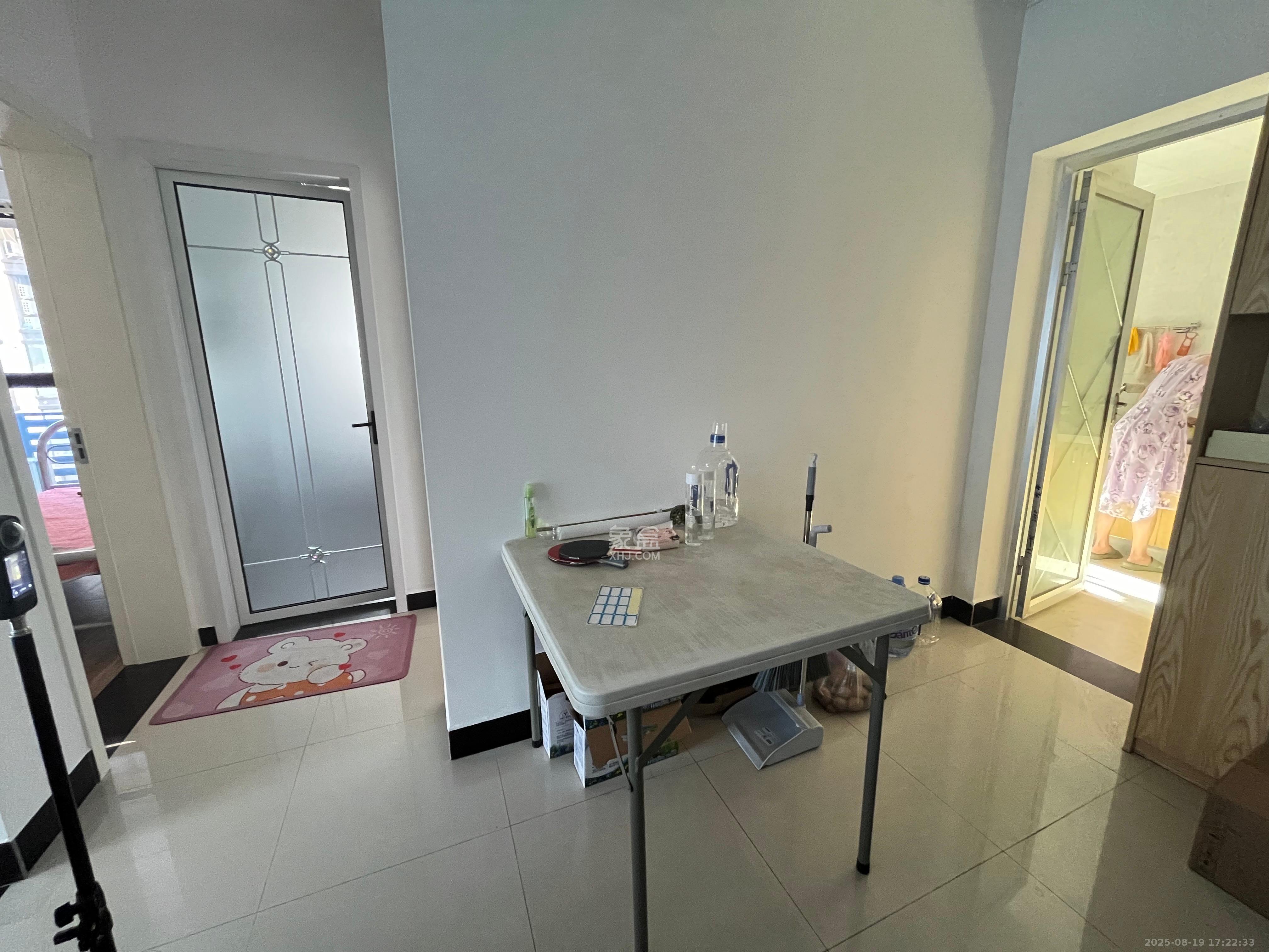 和泓梅溪四季 4室2厅1卫 2200.0元/月 和泓梅溪四季 4室2厅1卫 2200.0元/月室内图