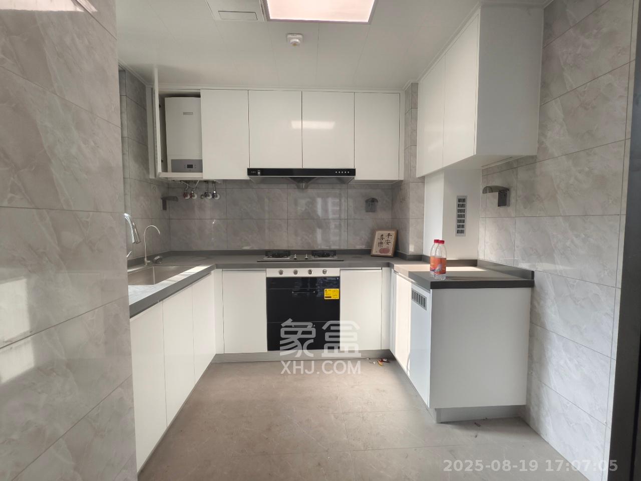 金茂越秀雨花金茂智慧科学城  4室2厅2卫    3500.0元/月 金茂越秀雨花金茂智慧科学城  4室2厅2卫    3500.0元/月室内图