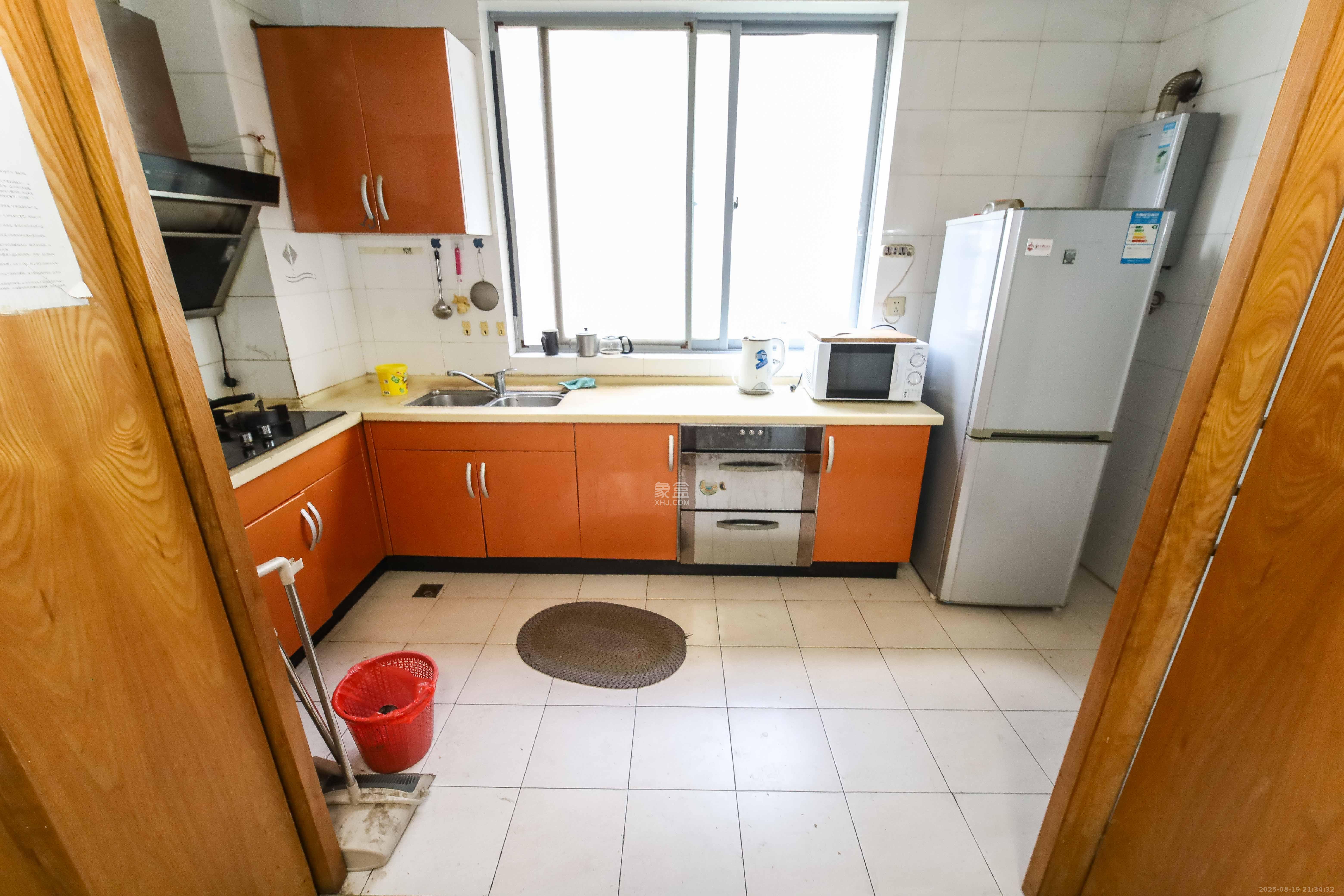 芙蓉苑 3室2厅1卫 81.6万 芙蓉苑 3室2厅1卫 81.6万厨房