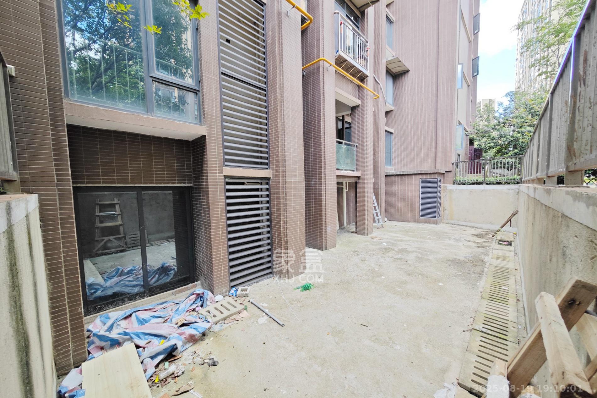 新城新世界四期柏樾  4室2厅2卫    149.0万其他