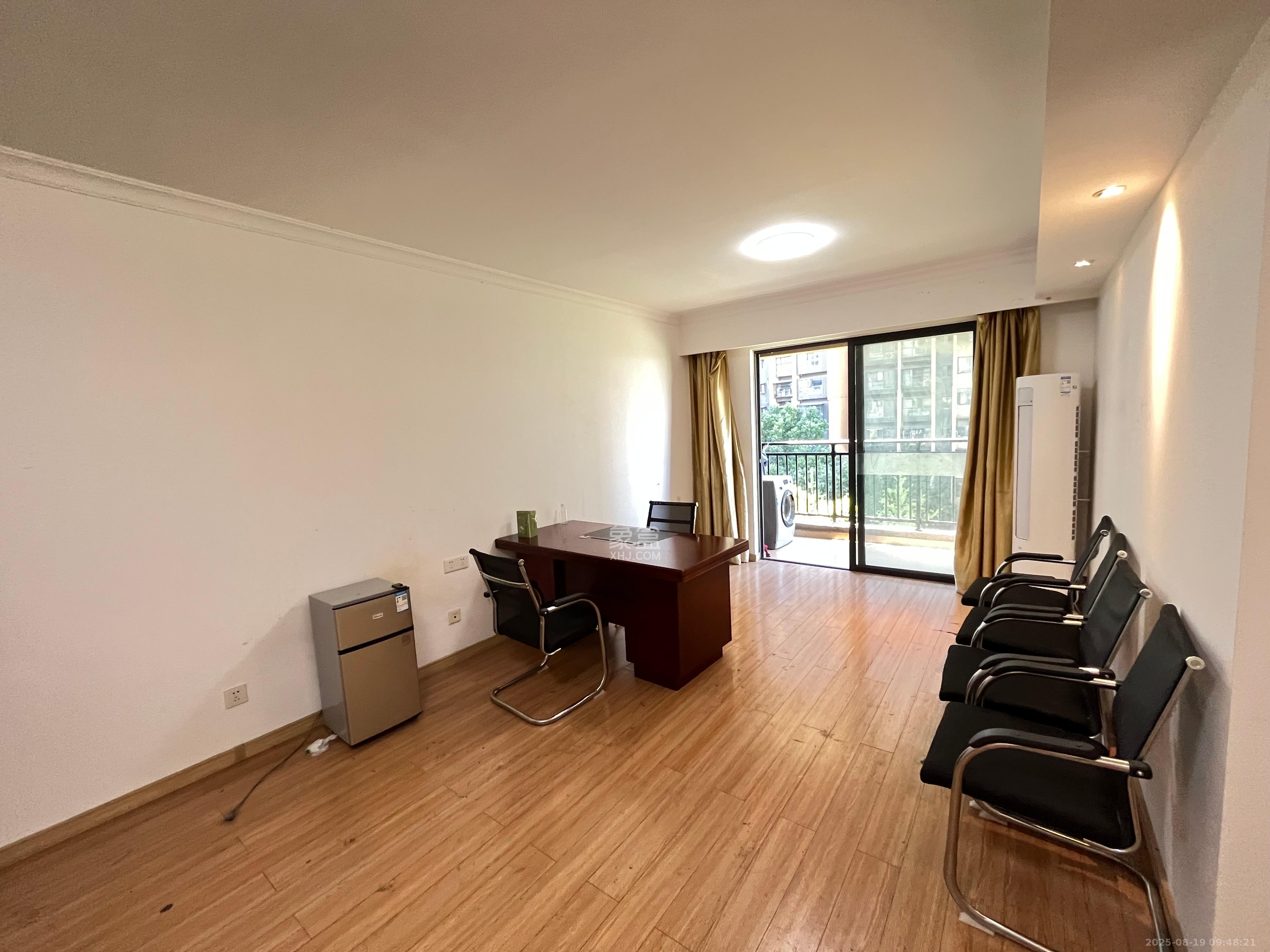 万科魅力之城 4室2厅2卫 2400.0元/月 万科魅力之城 4室2厅2卫 2400.0元/月室内图