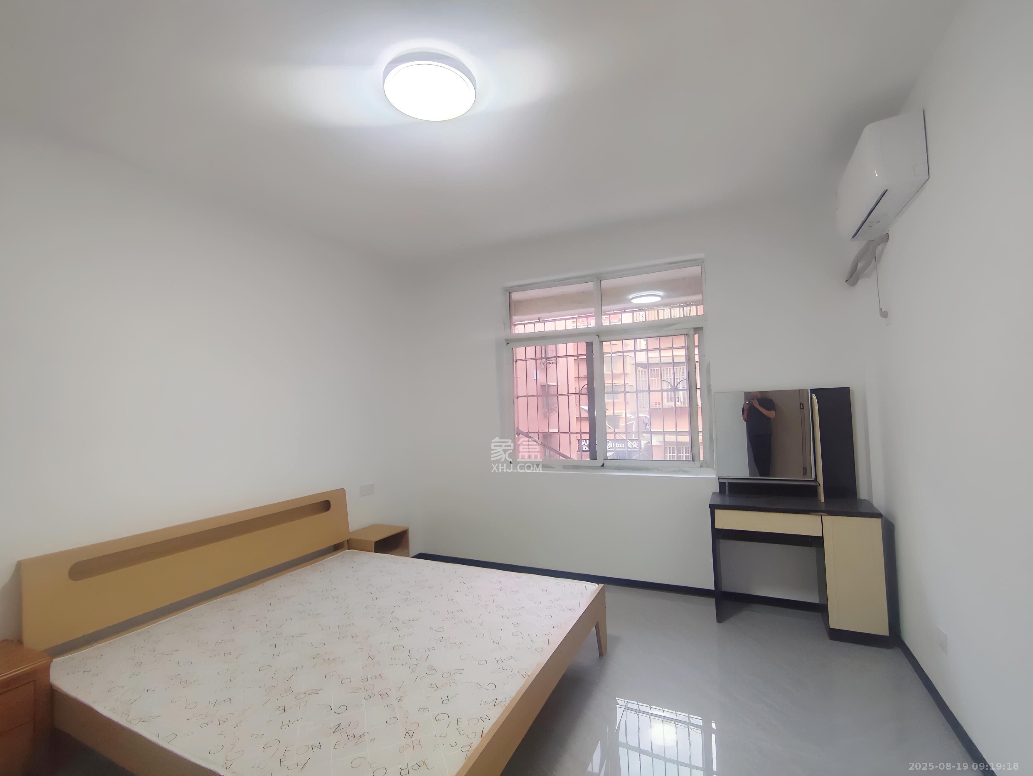 高桥家电百货城 1室1厅1卫 1600.0元/月 高桥家电百货城 1室1厅1卫 1600.0元/月室内图