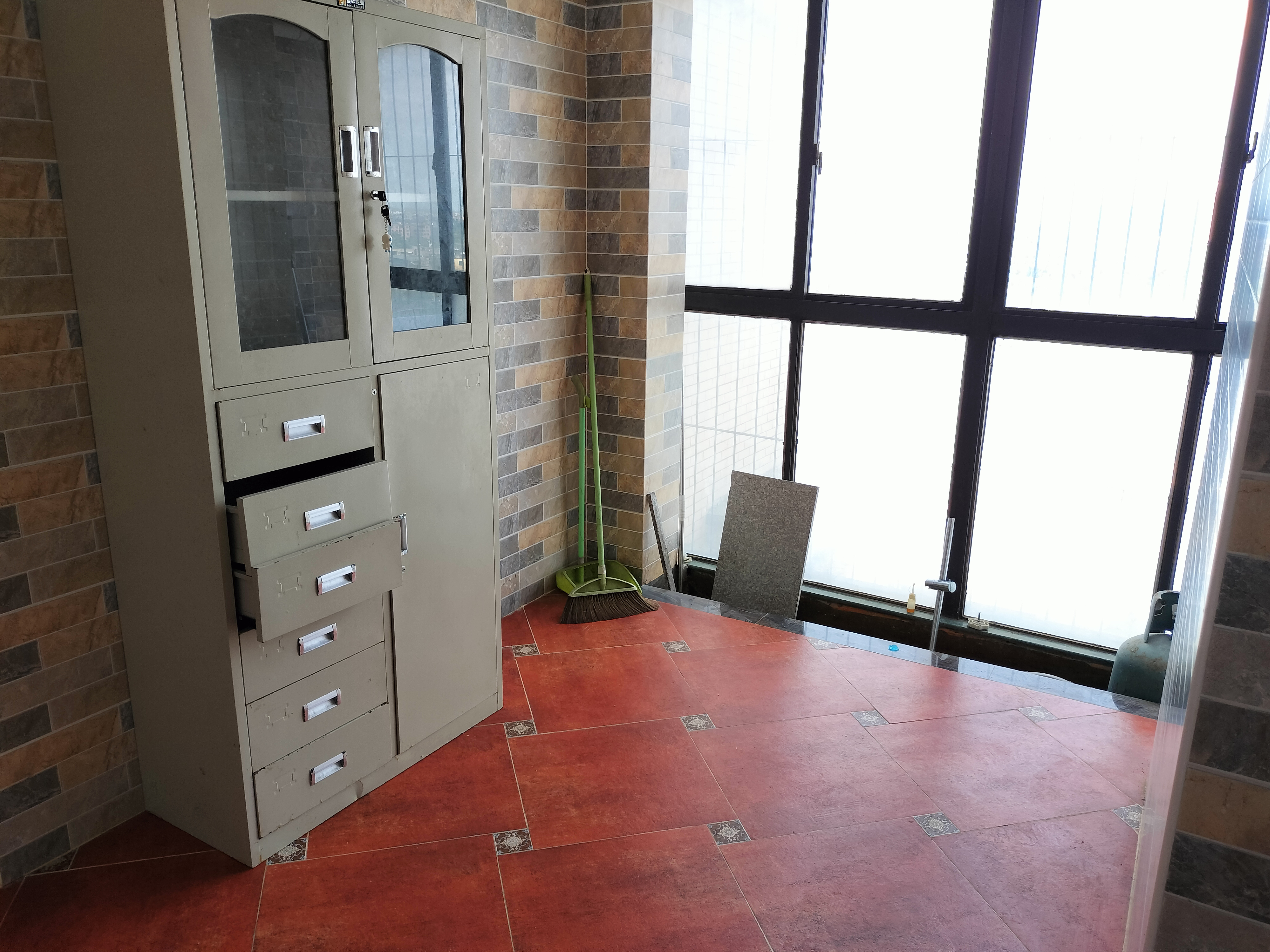 琥珀悠澜 3室2厅2卫 3000.0元/月 琥珀悠澜 3室2厅2卫 3000.0元/月室内图