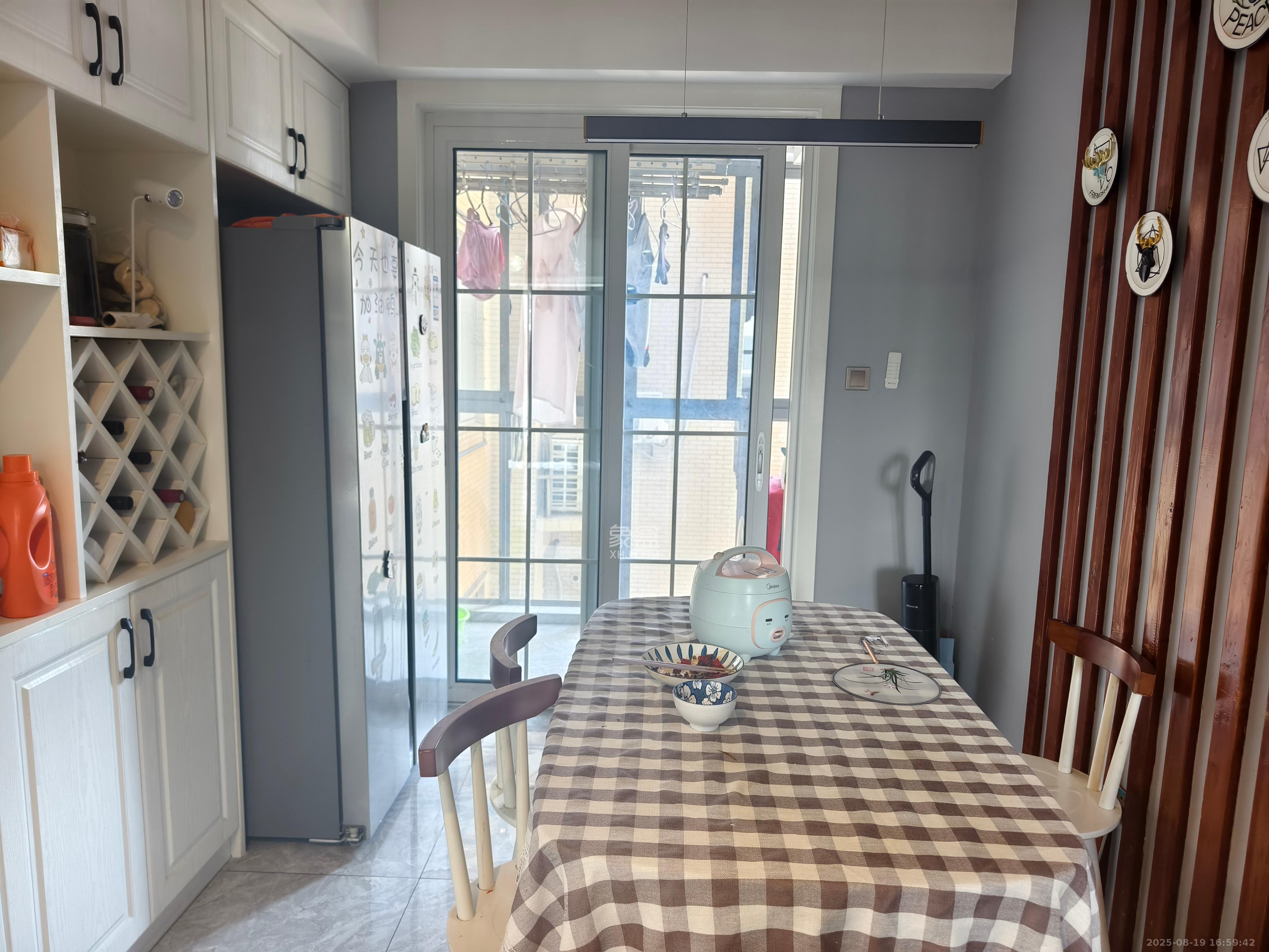 荣升家园(湘江熙岸) 3室2厅2卫 3000.0元/月 荣升家园(湘江熙岸) 3室2厅2卫 3000.0元/月室内图