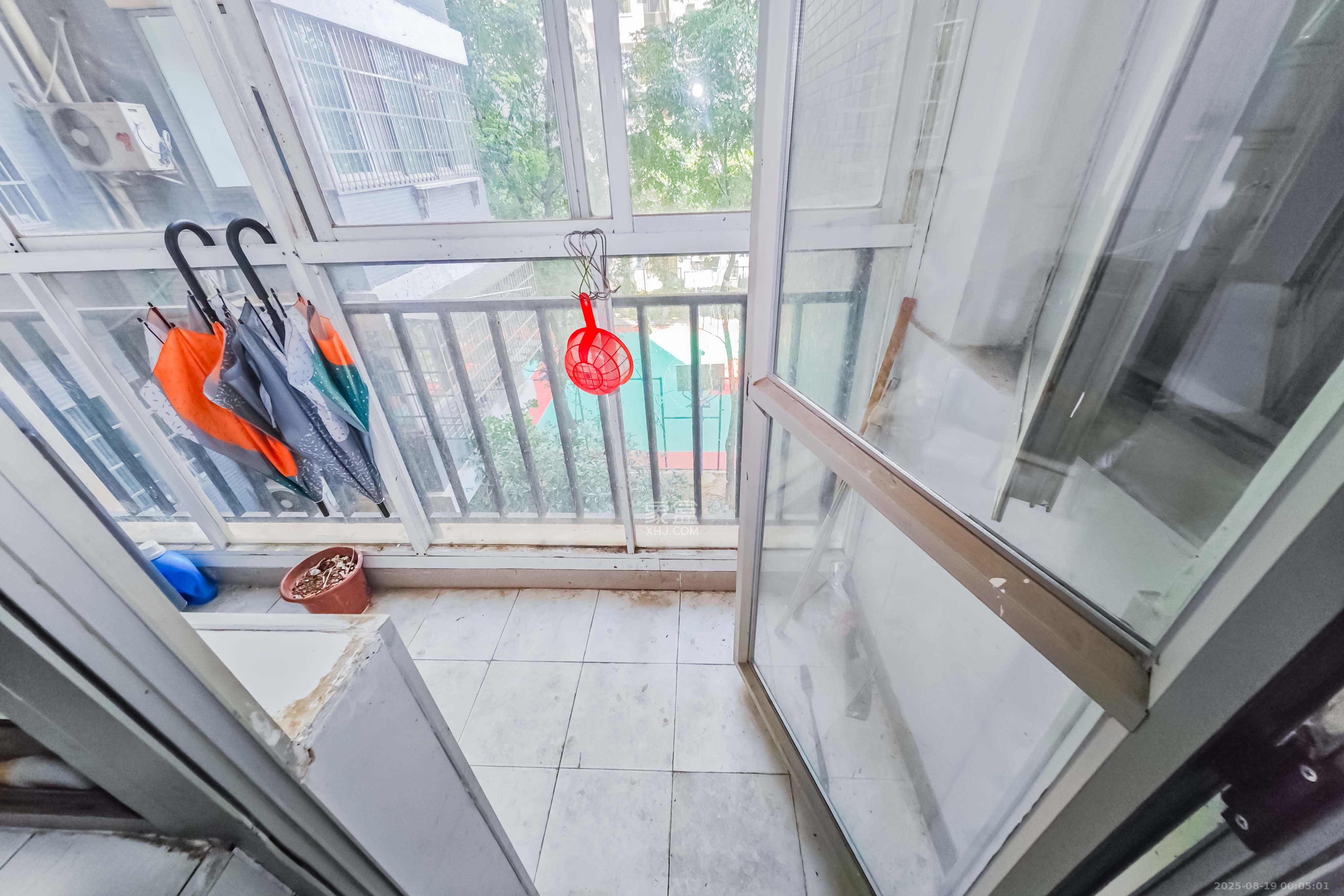 白沙湾嘉园  3室2厅2卫    88.0万 白沙湾嘉园  3室2厅2卫    88.0万厨房