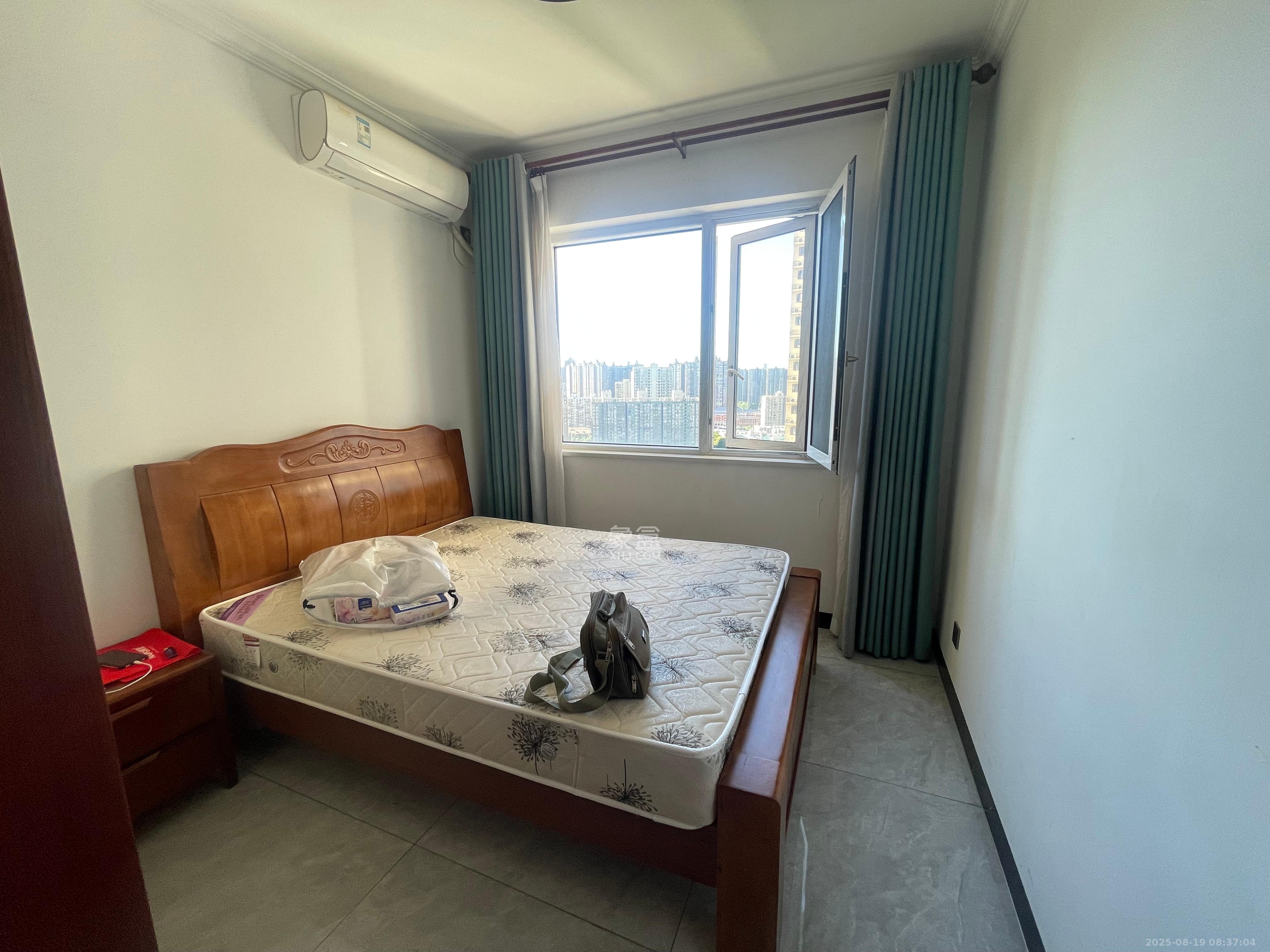 山语城三期  3室2厅2卫    2450.0元/月室内图